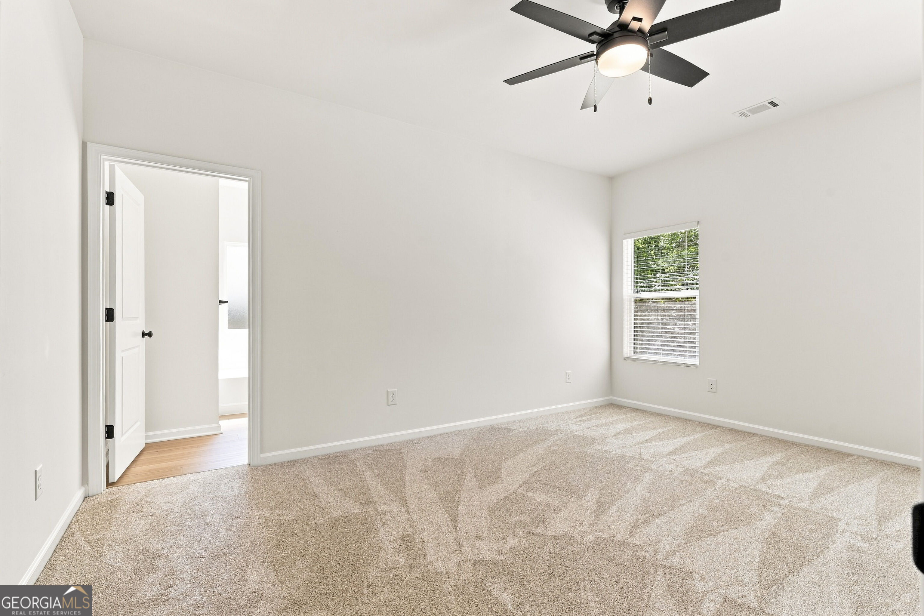 196 Talon Drive Se Property Photo 27