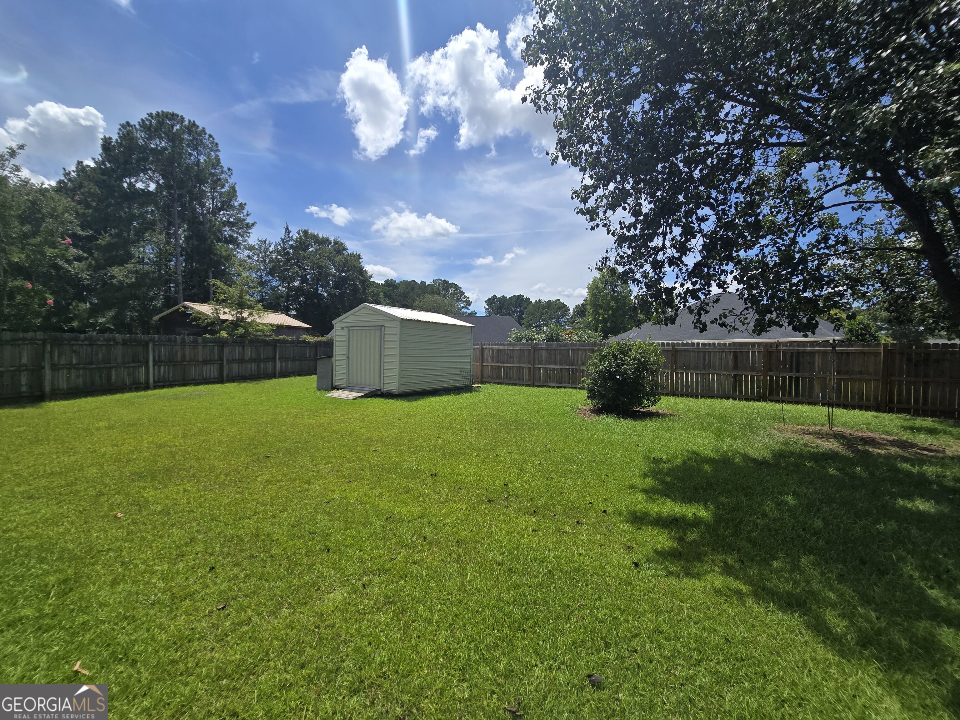 150 Knights Bridge Property Photo 15