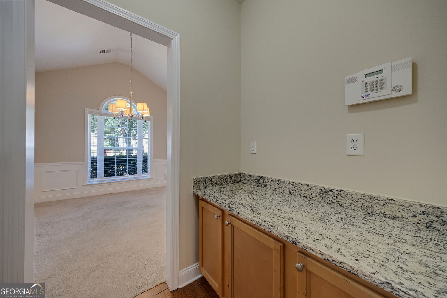 560 Roland Manor Drive Property Photo 21