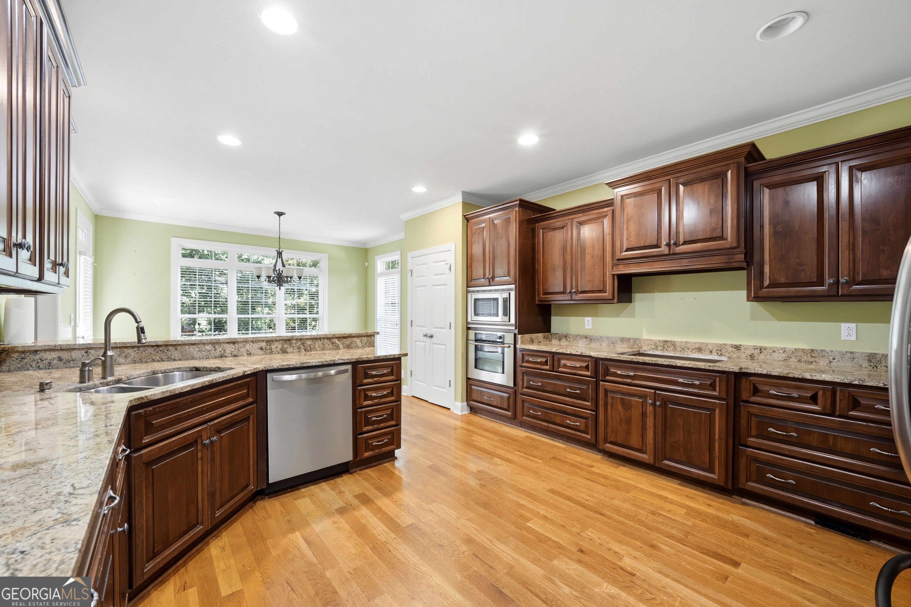 214 Oakleaf Drive Property Photo 8