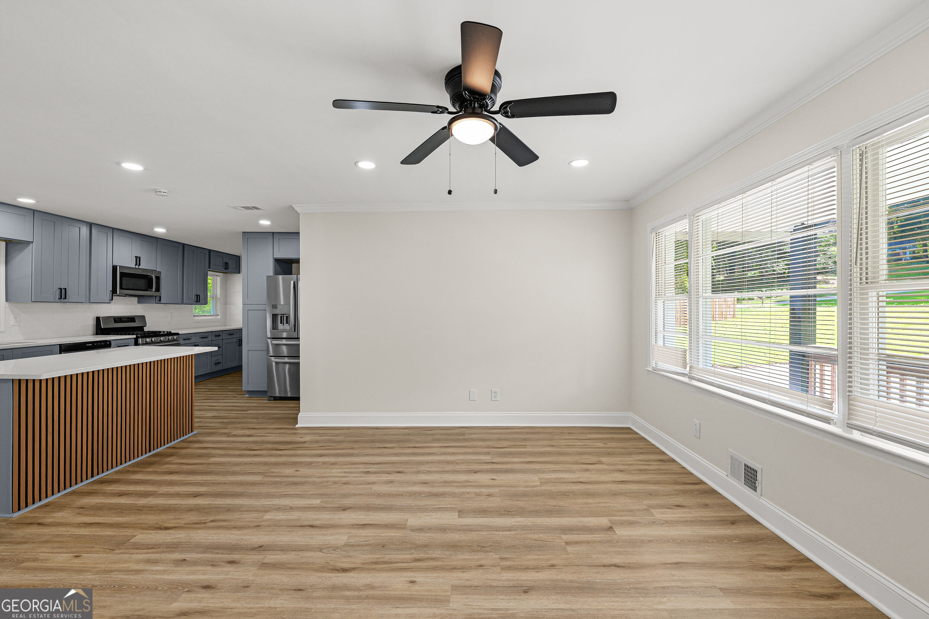 6064 Oak Hill Drive Sw Property Photo 3