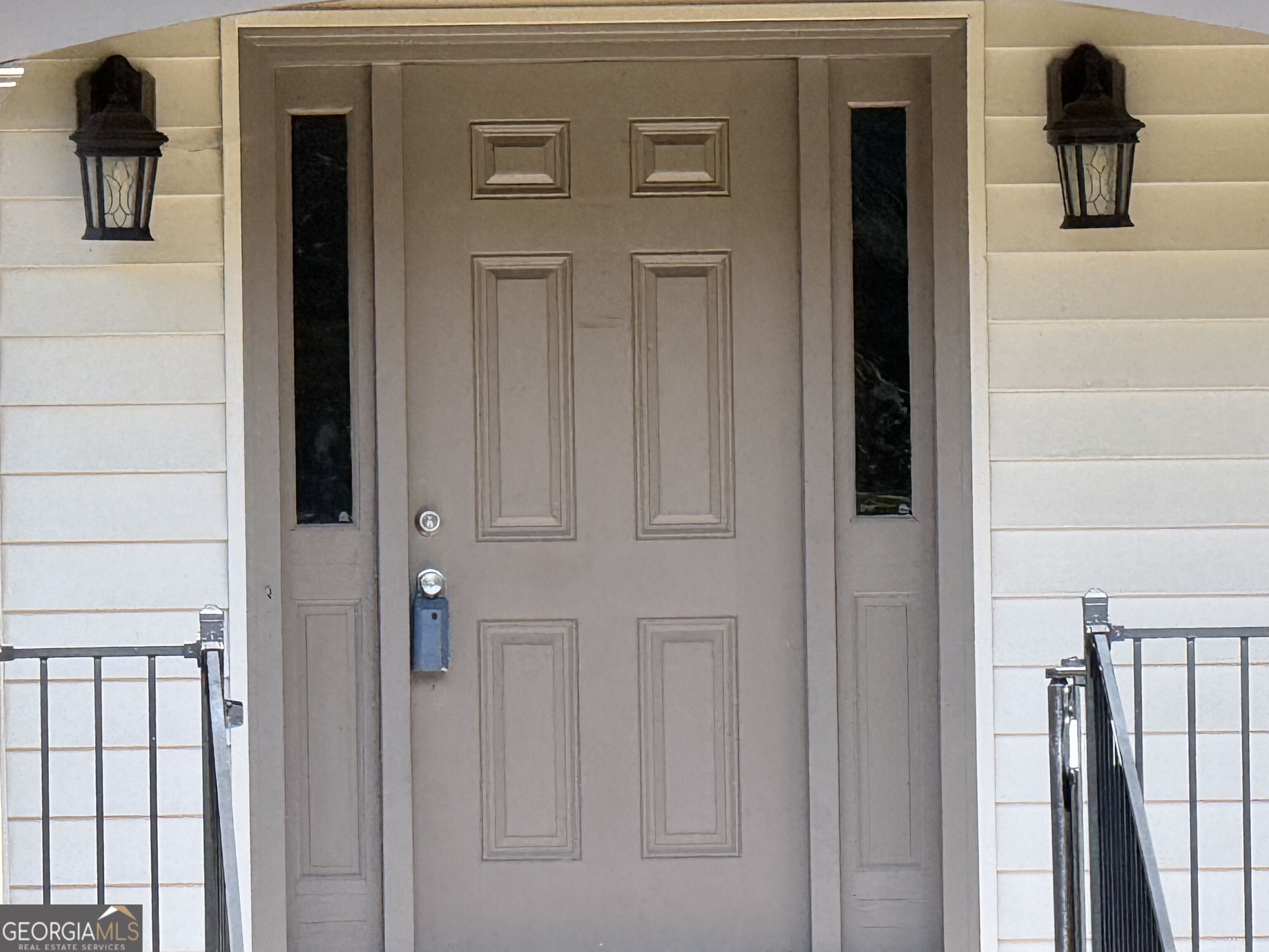 5210 Maplewood Lane Property Photo 3
