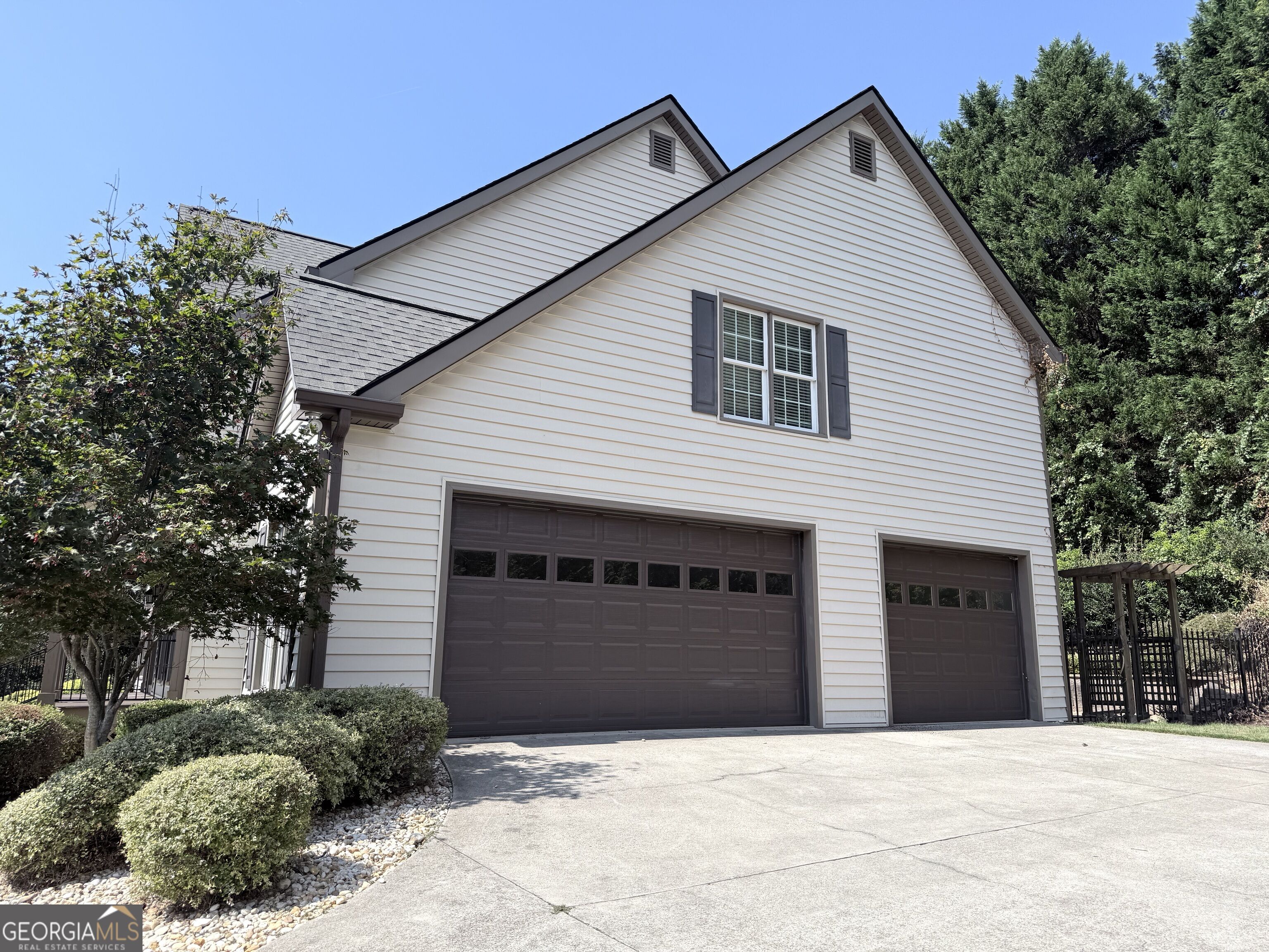5210 Maplewood Lane Property Photo 7