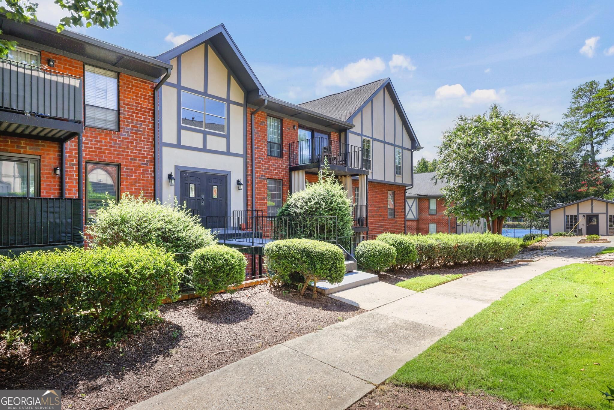 6851 Roswell Road # F5 Property Photo 1