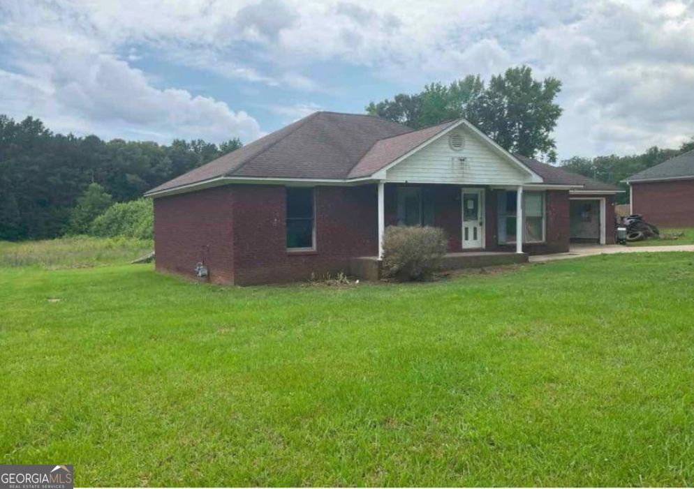247 Newton Road Property Photo 3