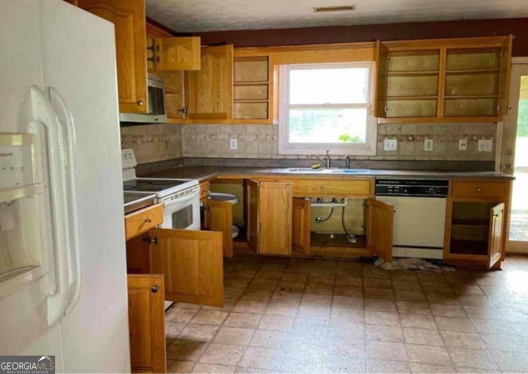 247 Newton Road Property Photo 7