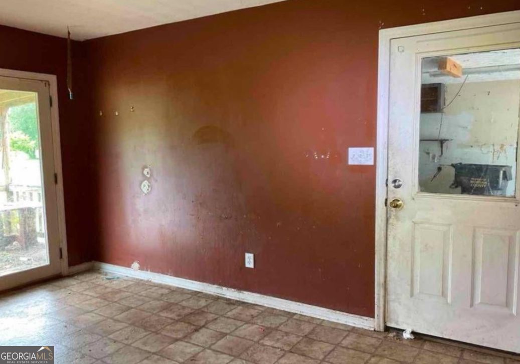 247 Newton Road Property Photo 9