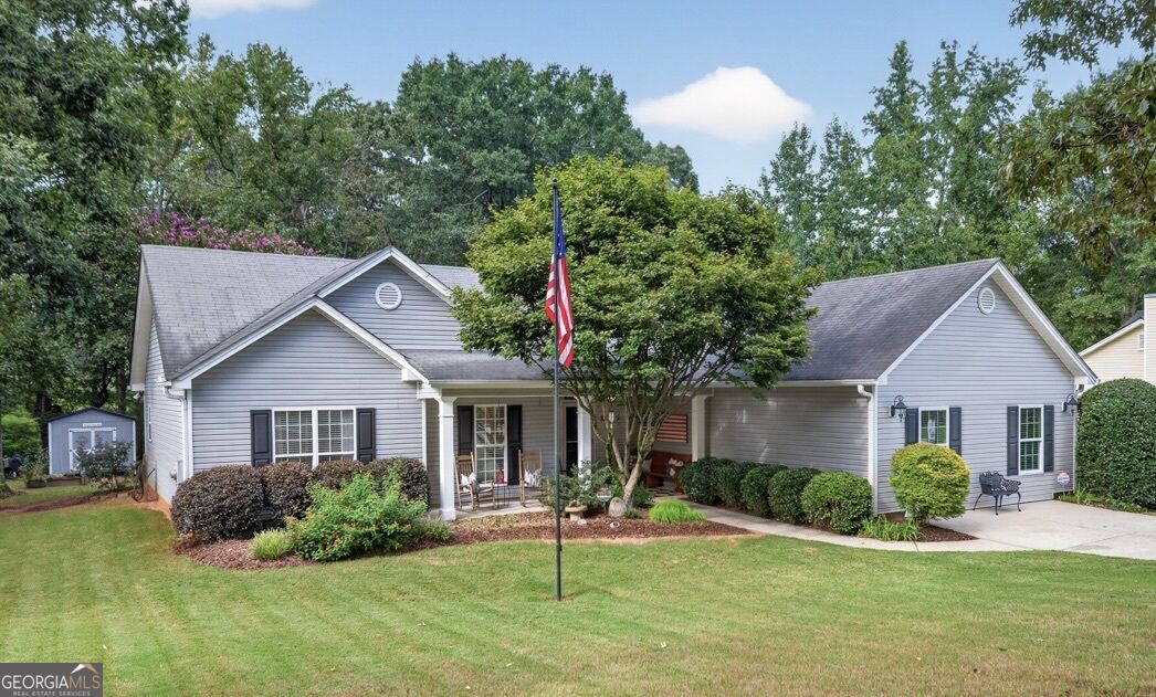385 Lokey's Ridge Road Property Photo 1