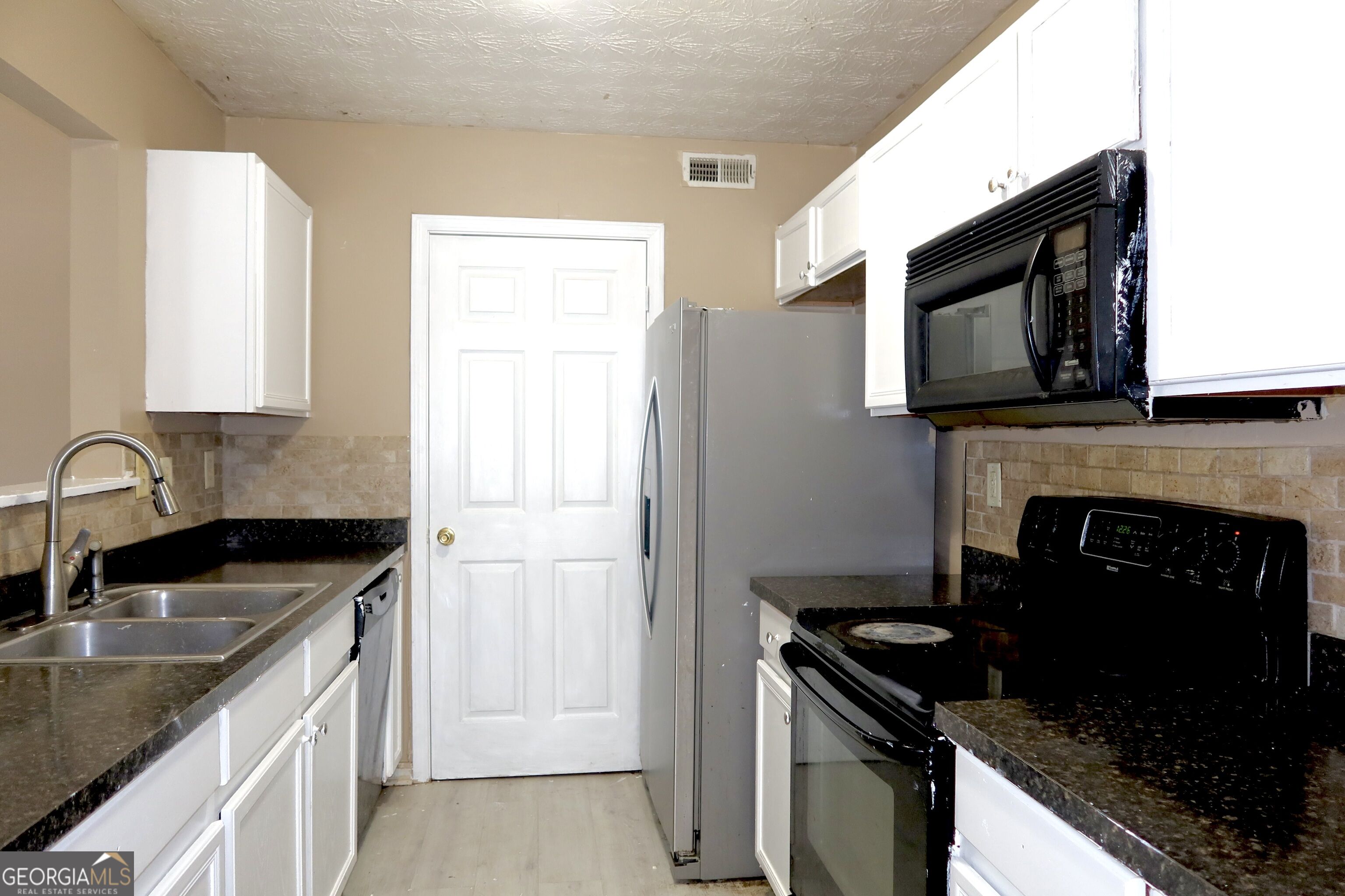 6534 Wellington Chase Court Property Photo 9