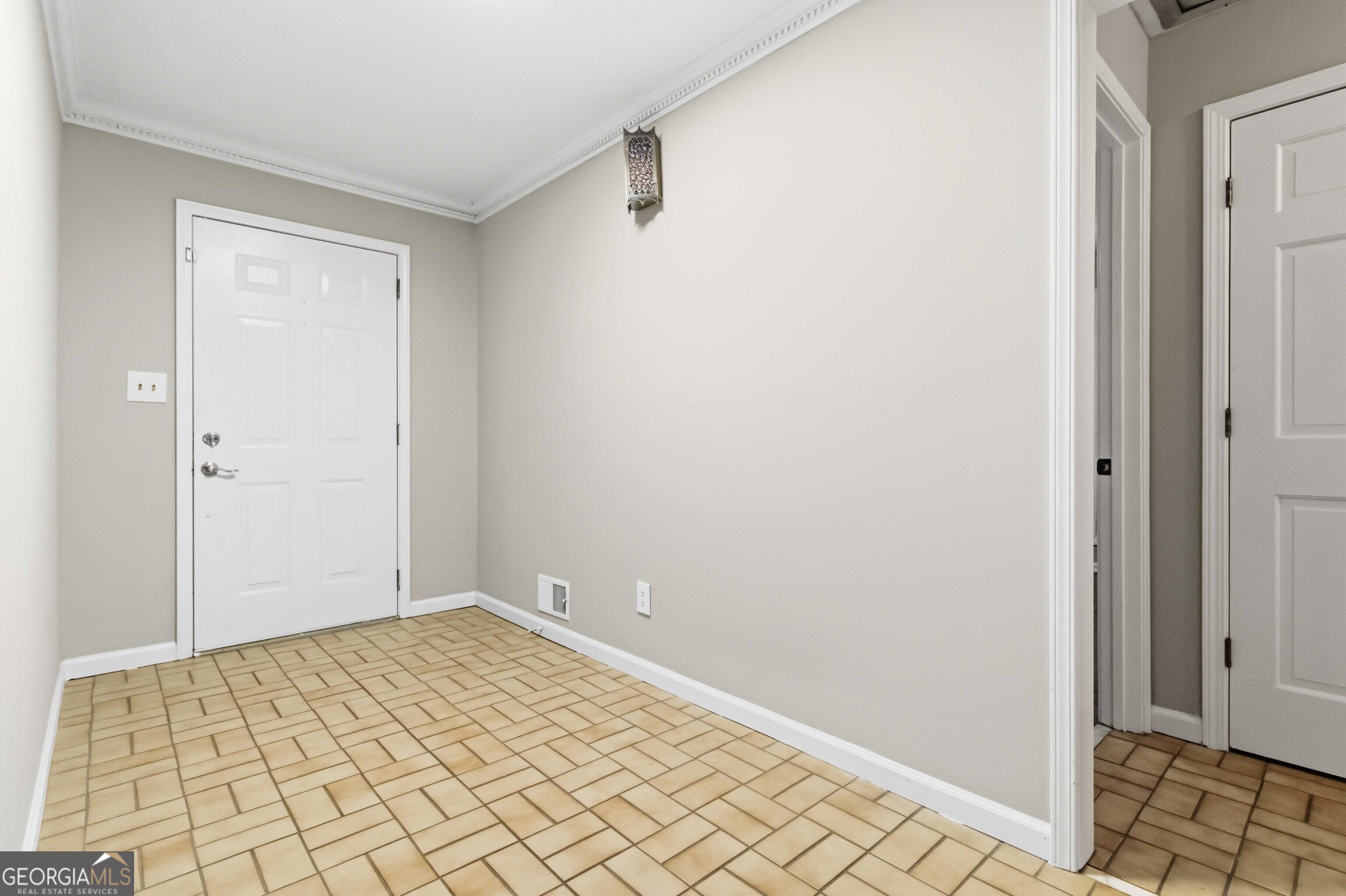 760 Pine Needle Road Property Photo 6