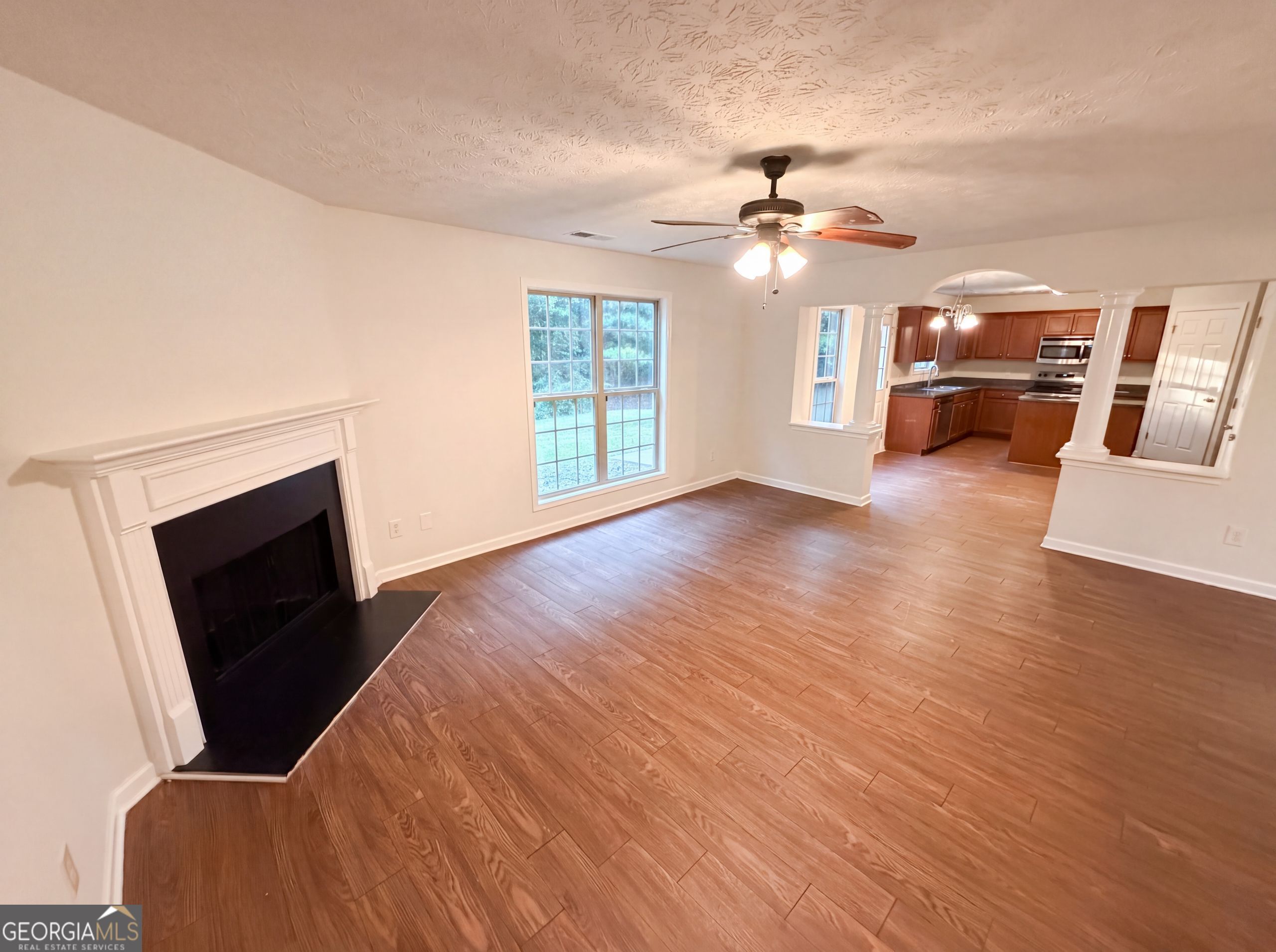 5747 Union Pointe Drive Property Photo 3