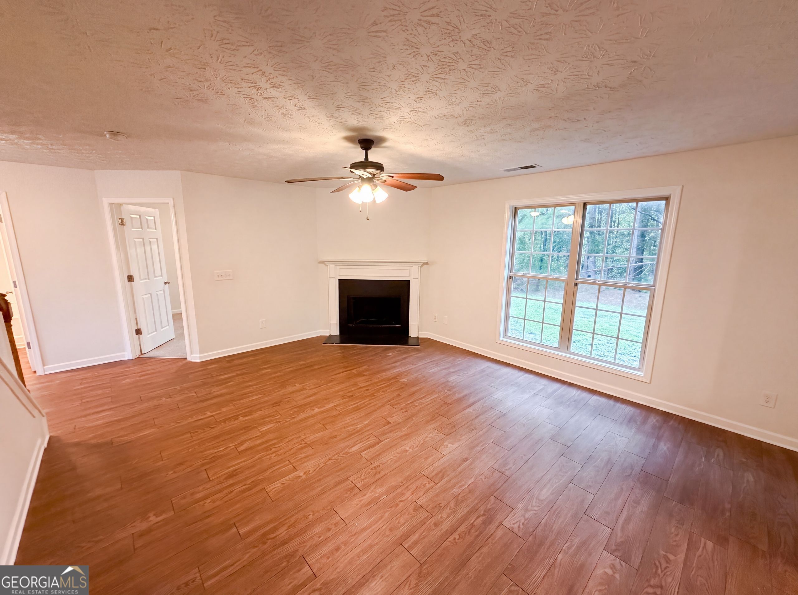 5747 Union Pointe Drive Property Photo 7