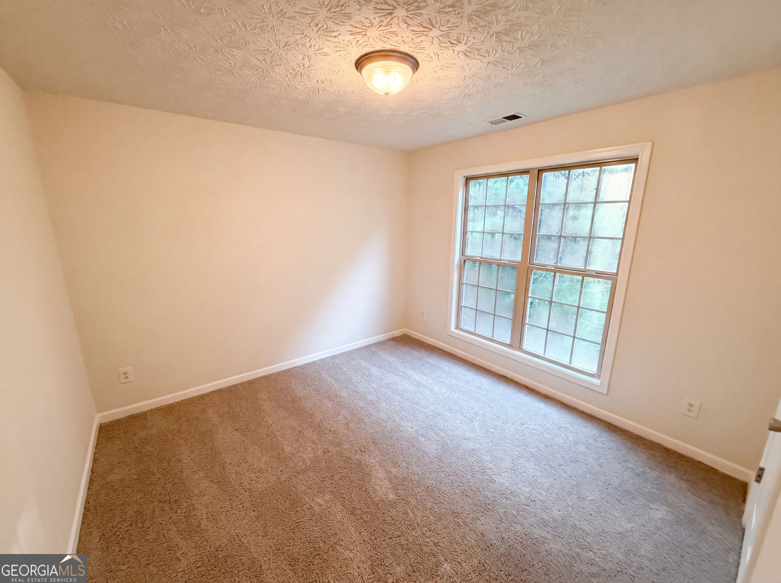 5747 Union Pointe Drive Property Photo 14