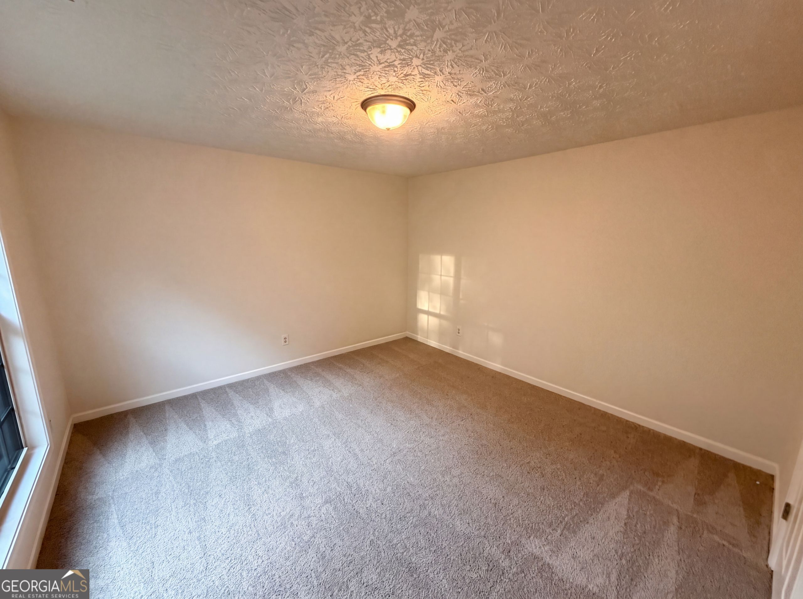 5747 Union Pointe Drive Property Photo 17