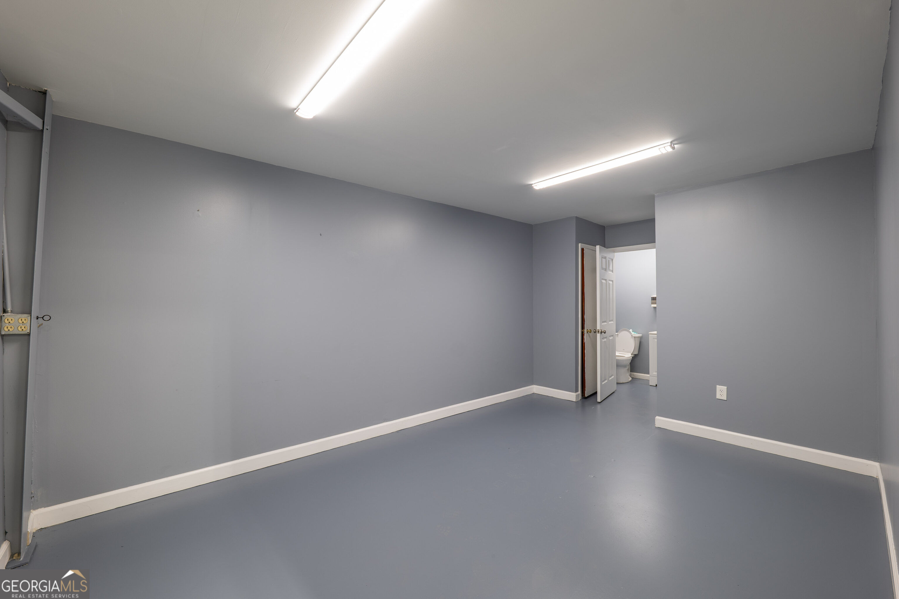 1290 Curtis Parkway Se Property Photo 6