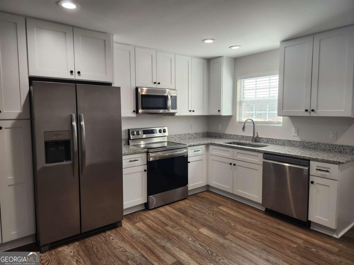 2465 Oak Grove Road Property Photo 4