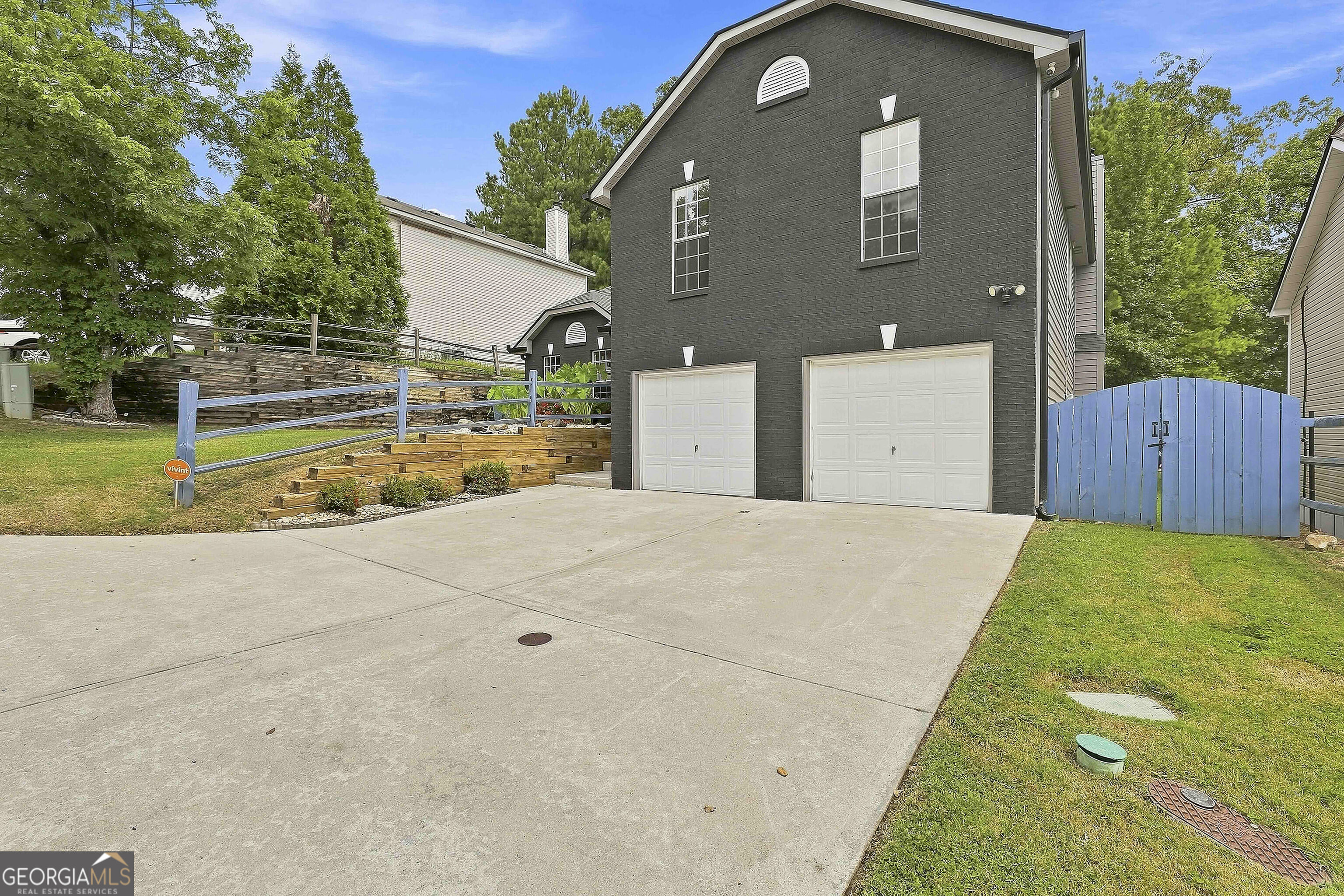 2455 Tolliver Drive Property Photo 3