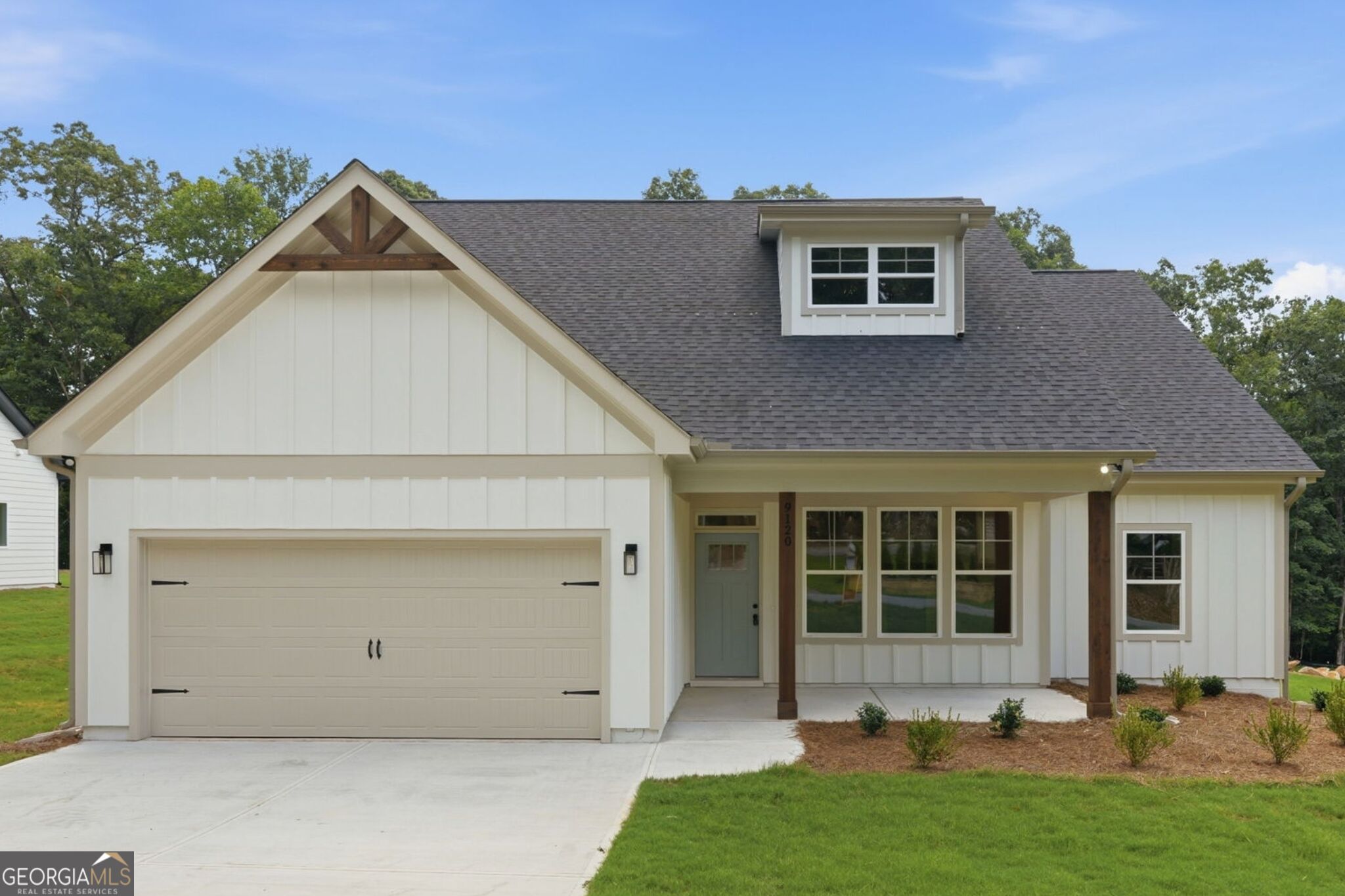 9120 Lisa Circle Property Photo 1