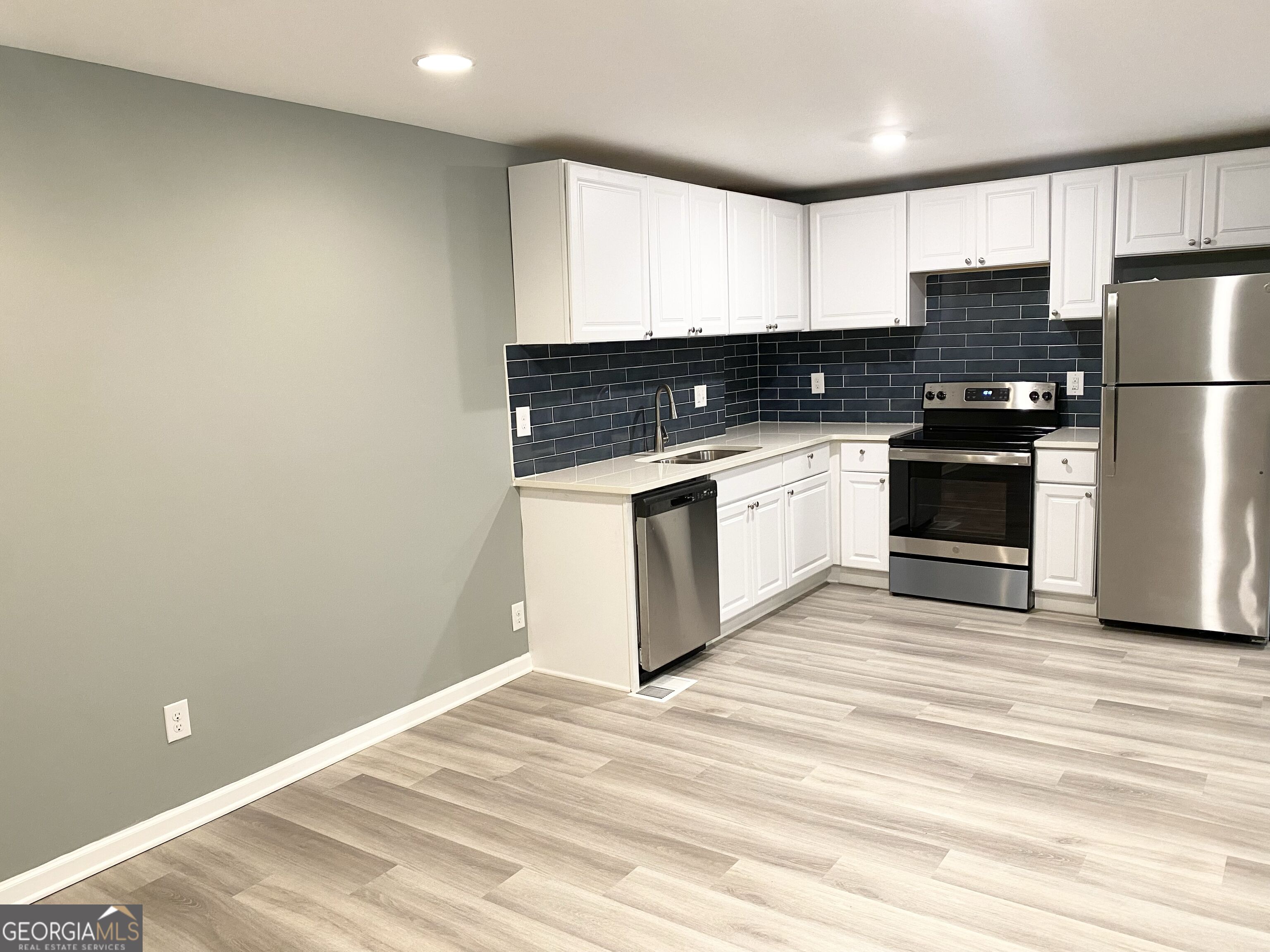 1891 Tremont Drive Nw # 3 Property Photo 2