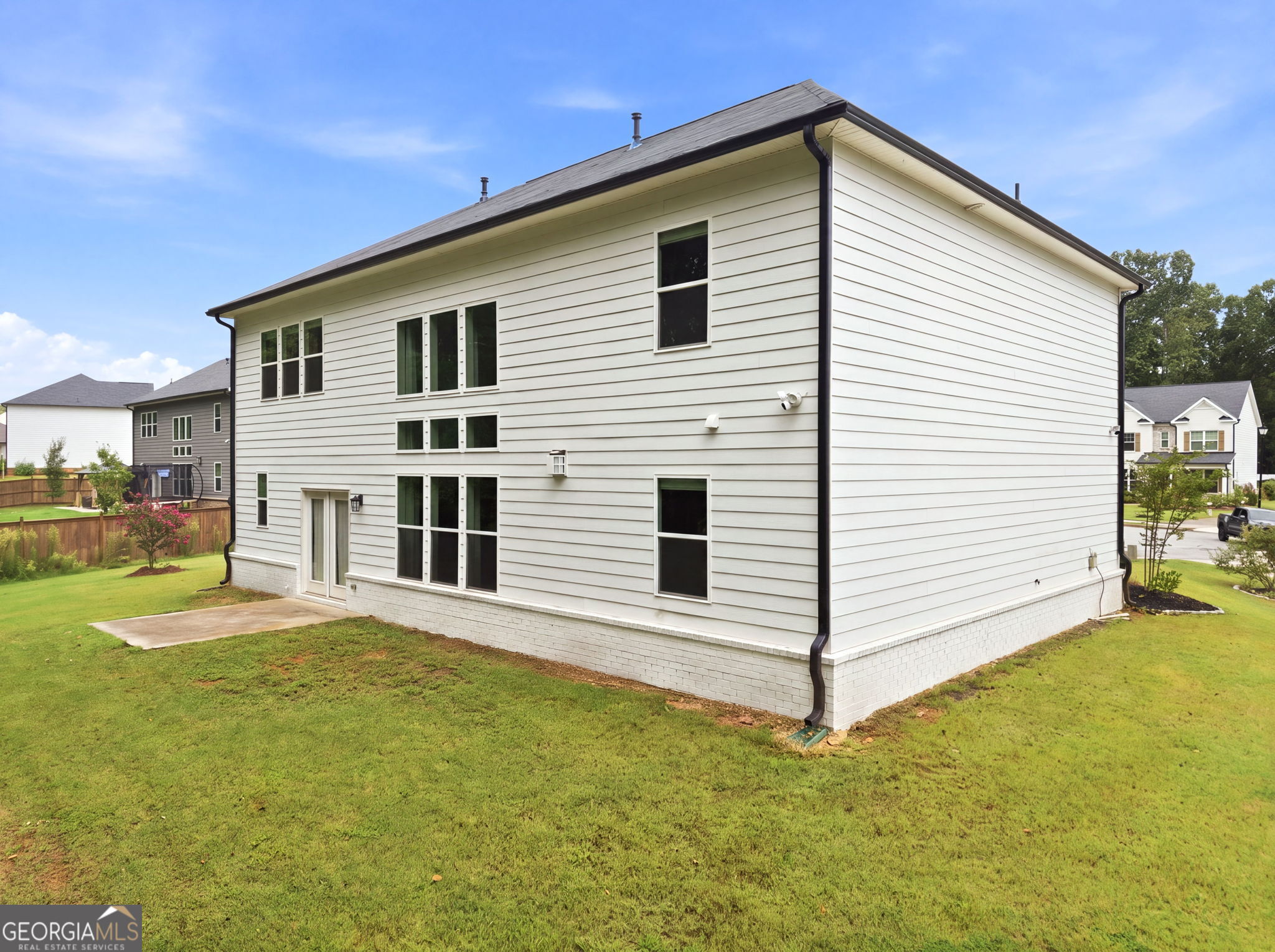 462 Sylvie Drive Property Photo 6