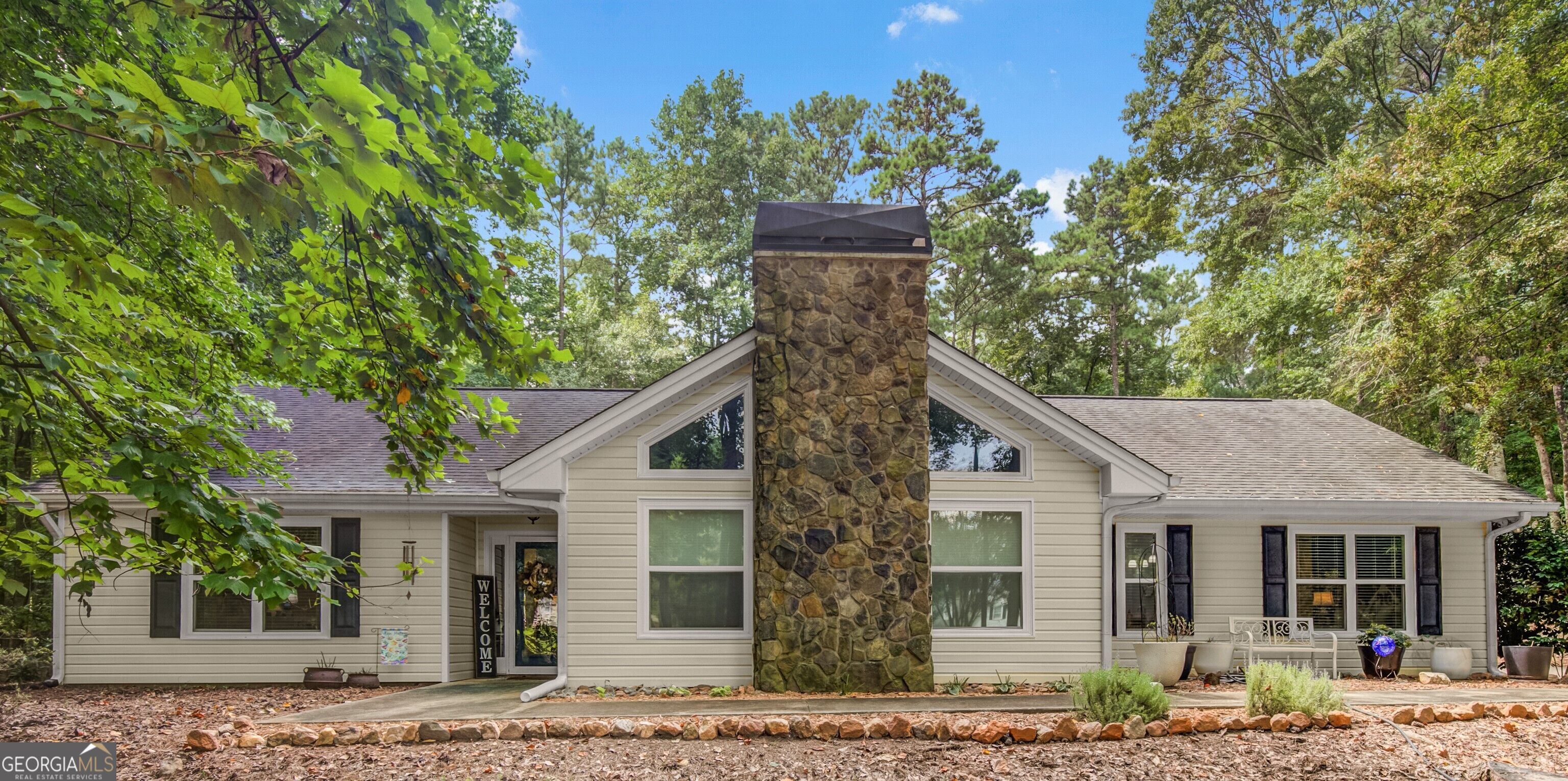 100 Woodmoor Drive Property Photo 1