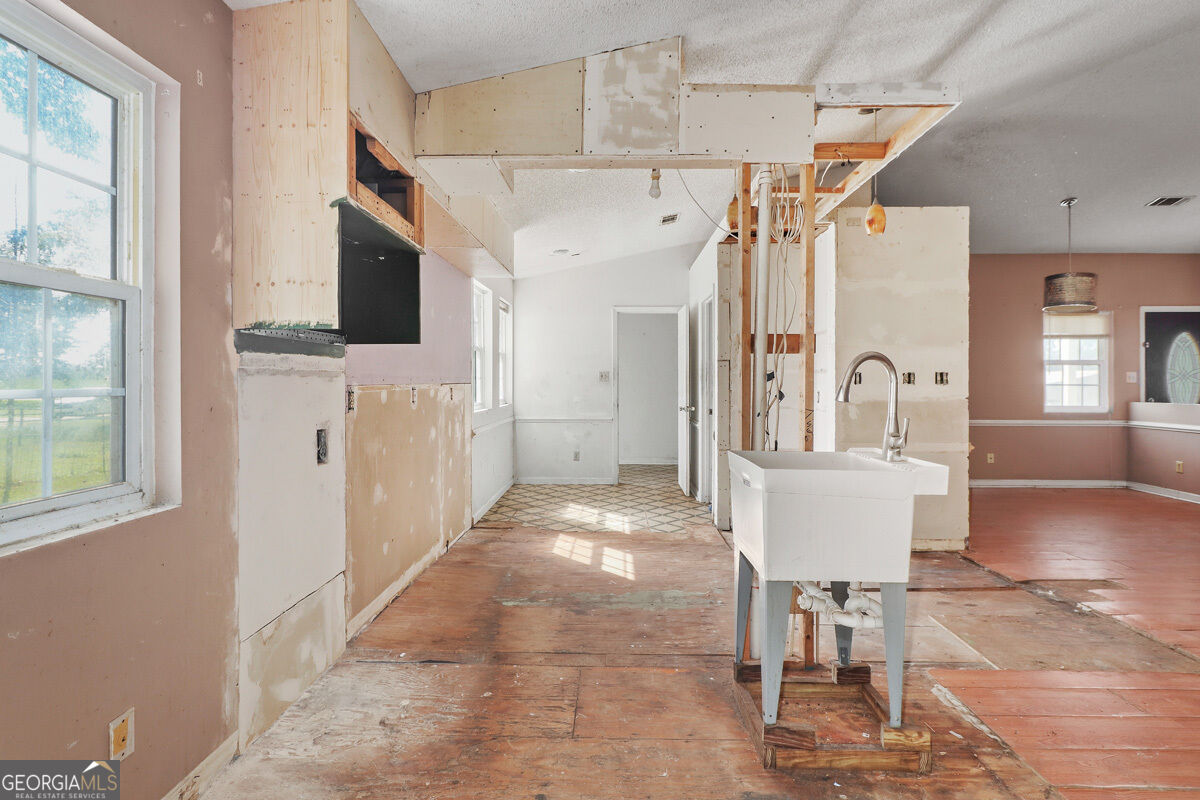 598 Clark Road Property Photo 12