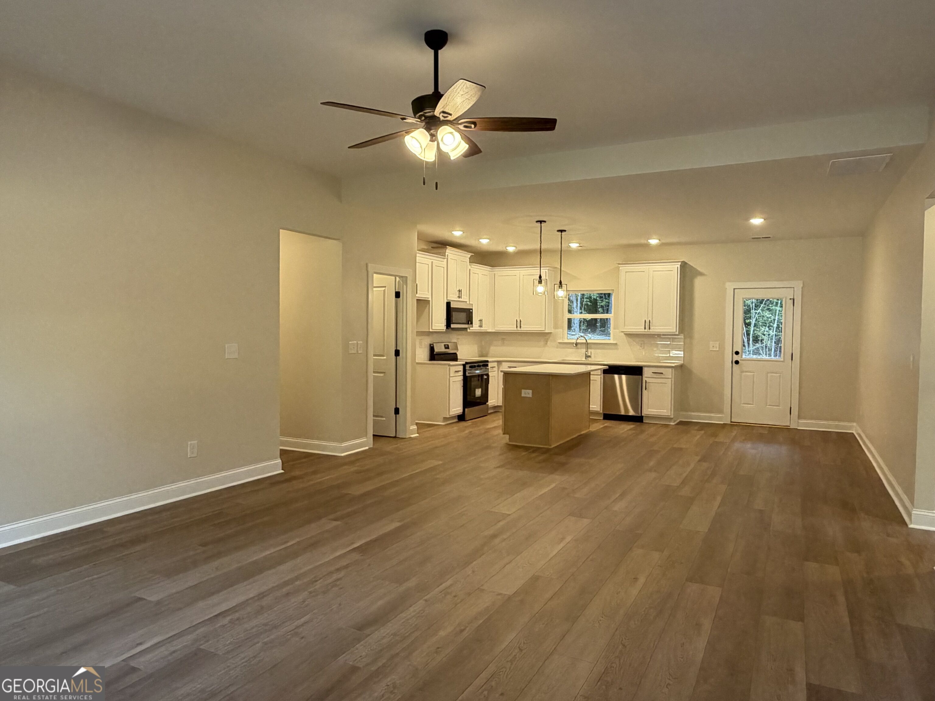169 Avalee Road Property Photo 4