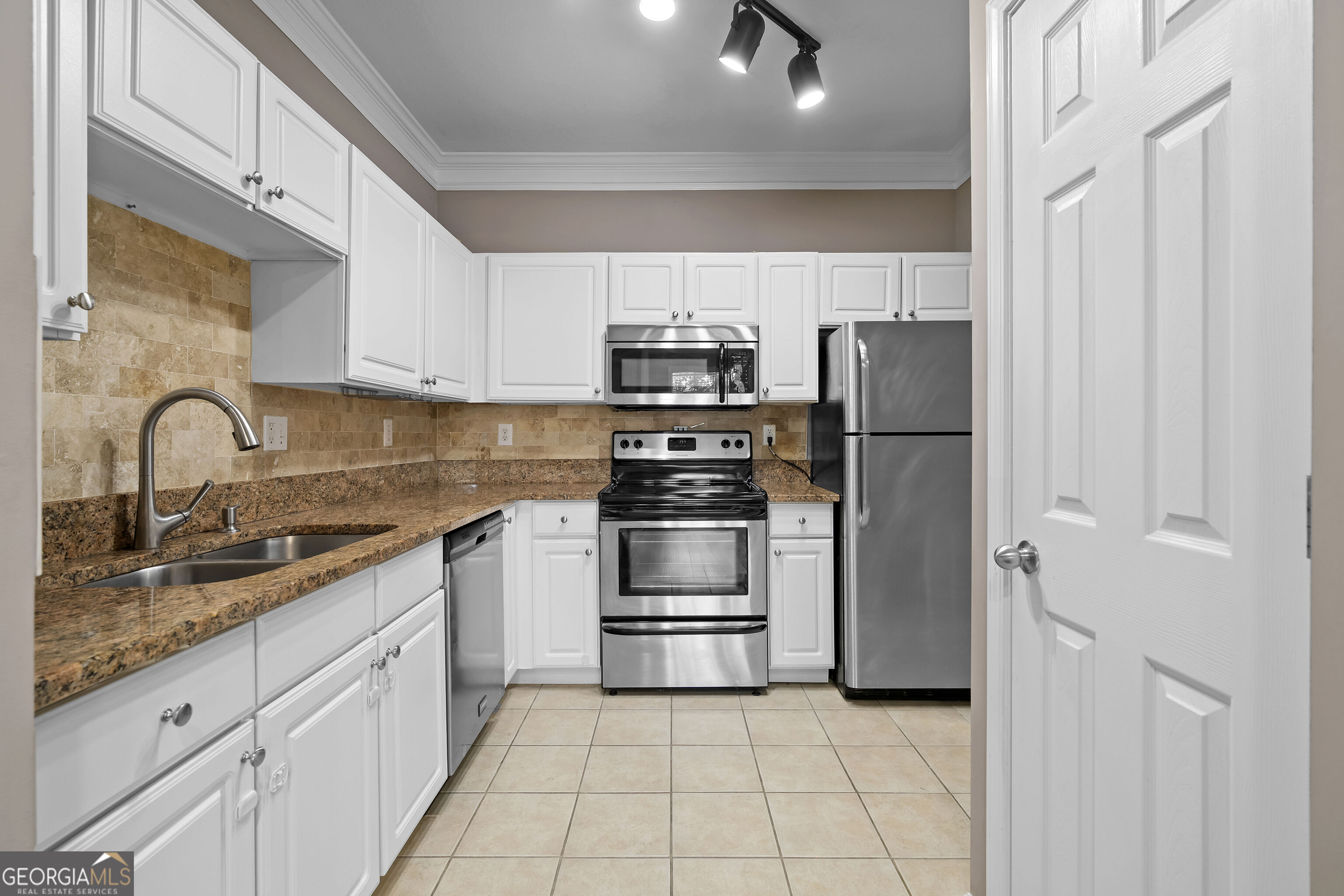 1850 Cotillion Drive Property Photo 18