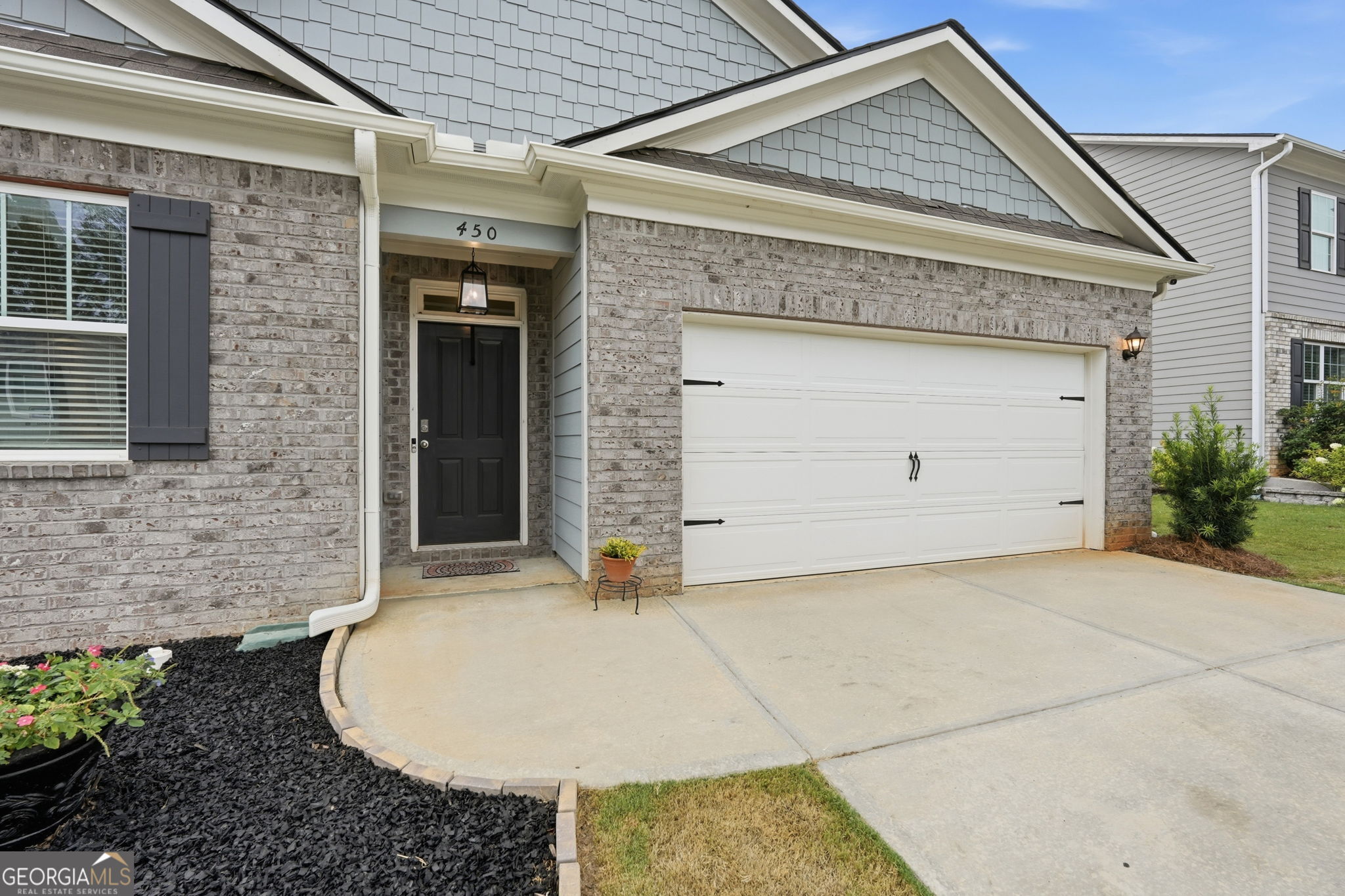 450 Starbuck Parkway Property Photo 8