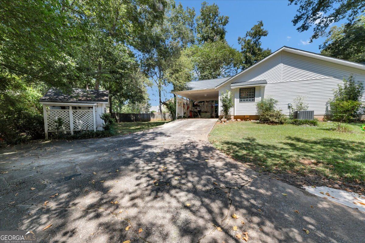 226 N Wesleyan Circle Property Photo 3