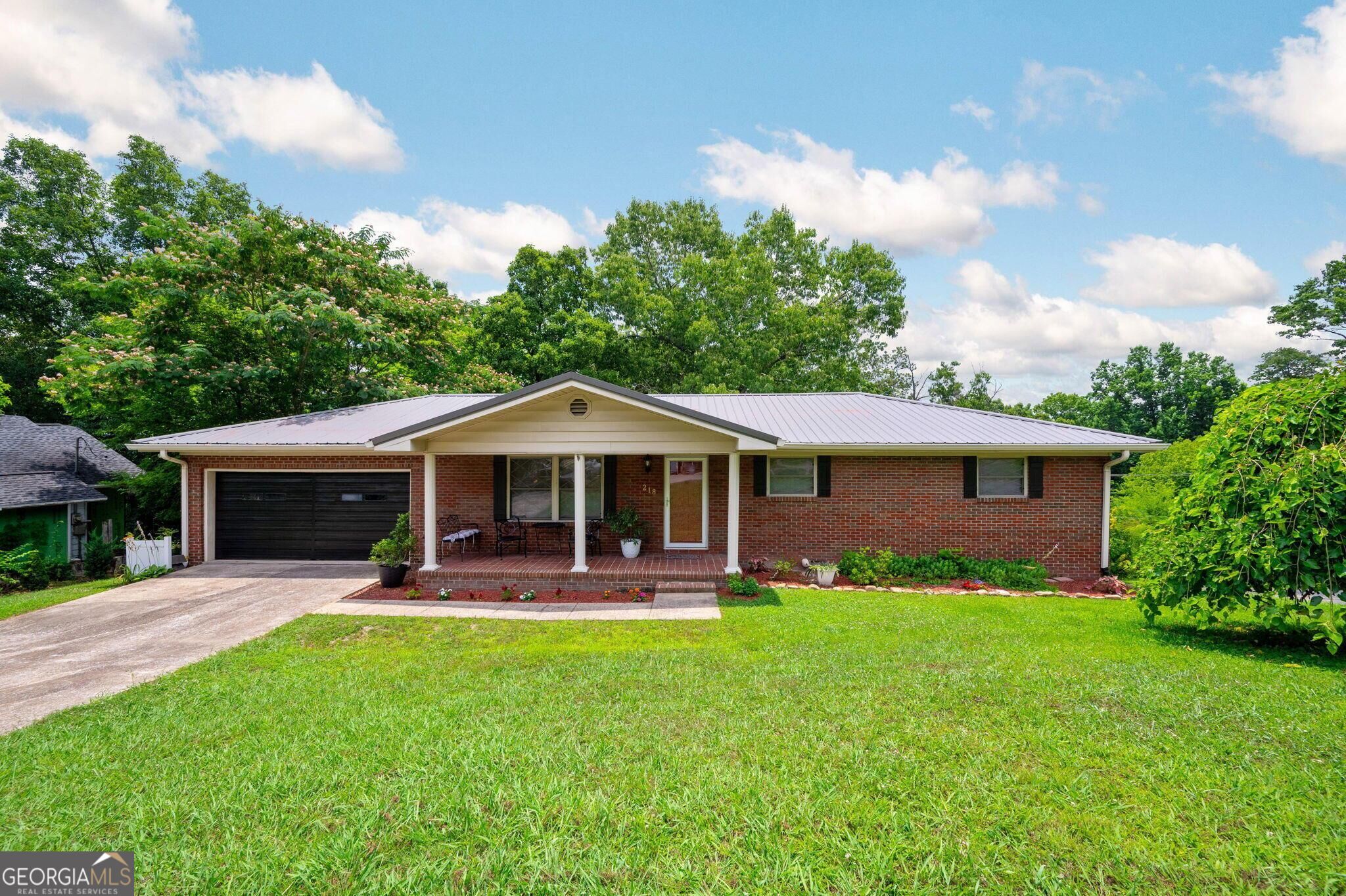 218 Alpine Drive Property Photo 1