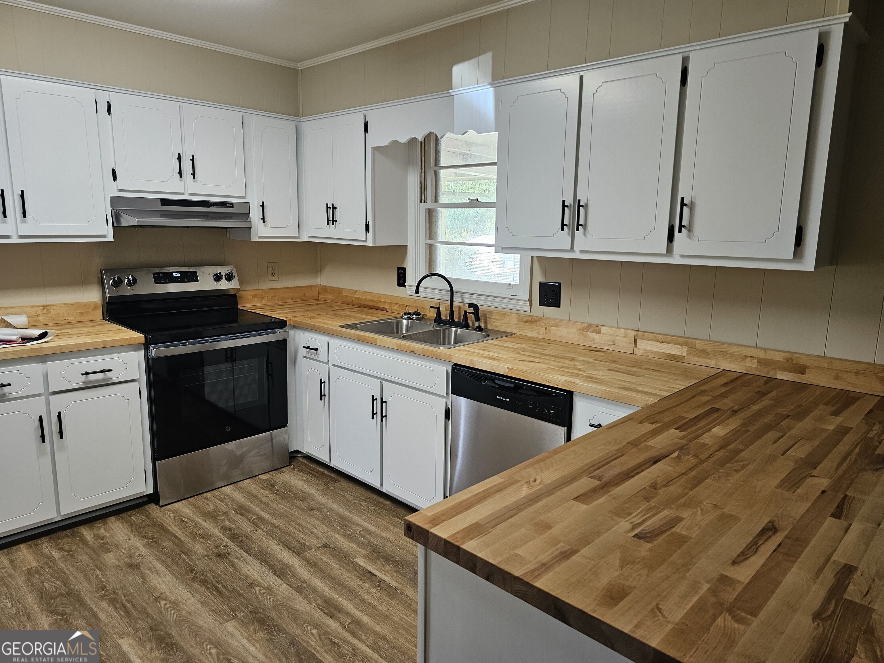 1715 Highland Avenue Property Photo 2