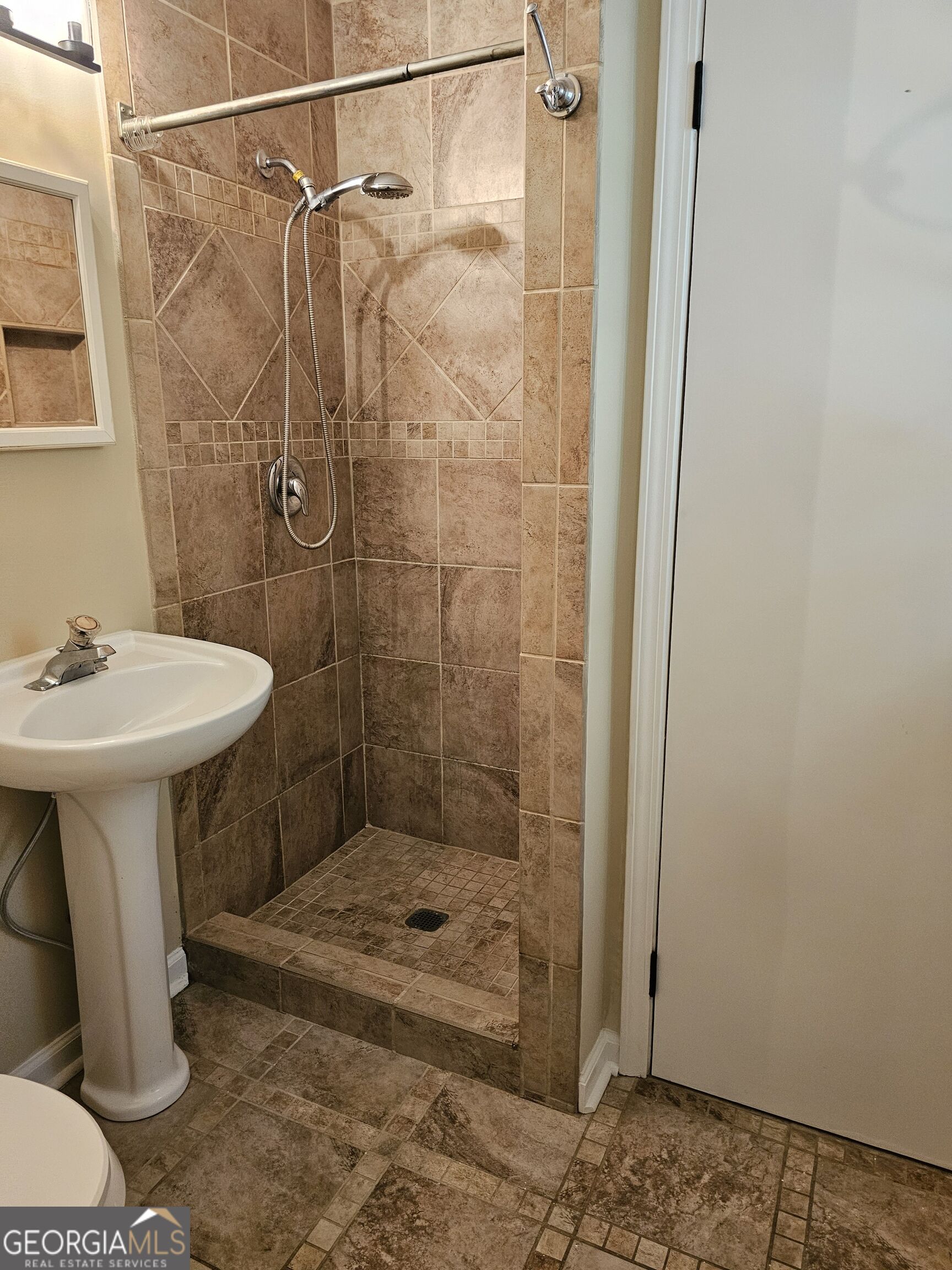 1715 Highland Avenue Property Photo 11