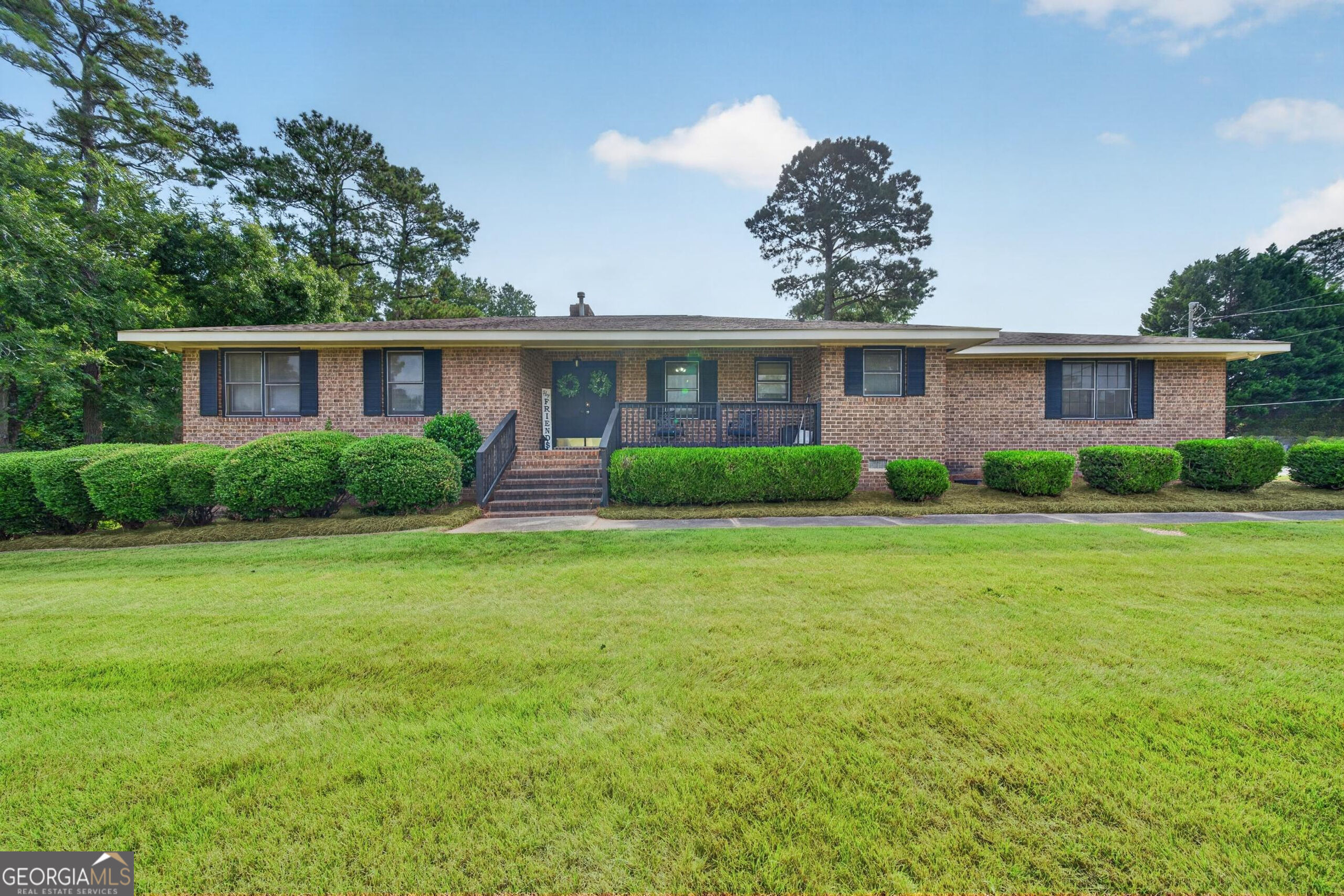 765 Central Road Sw Property Photo 1