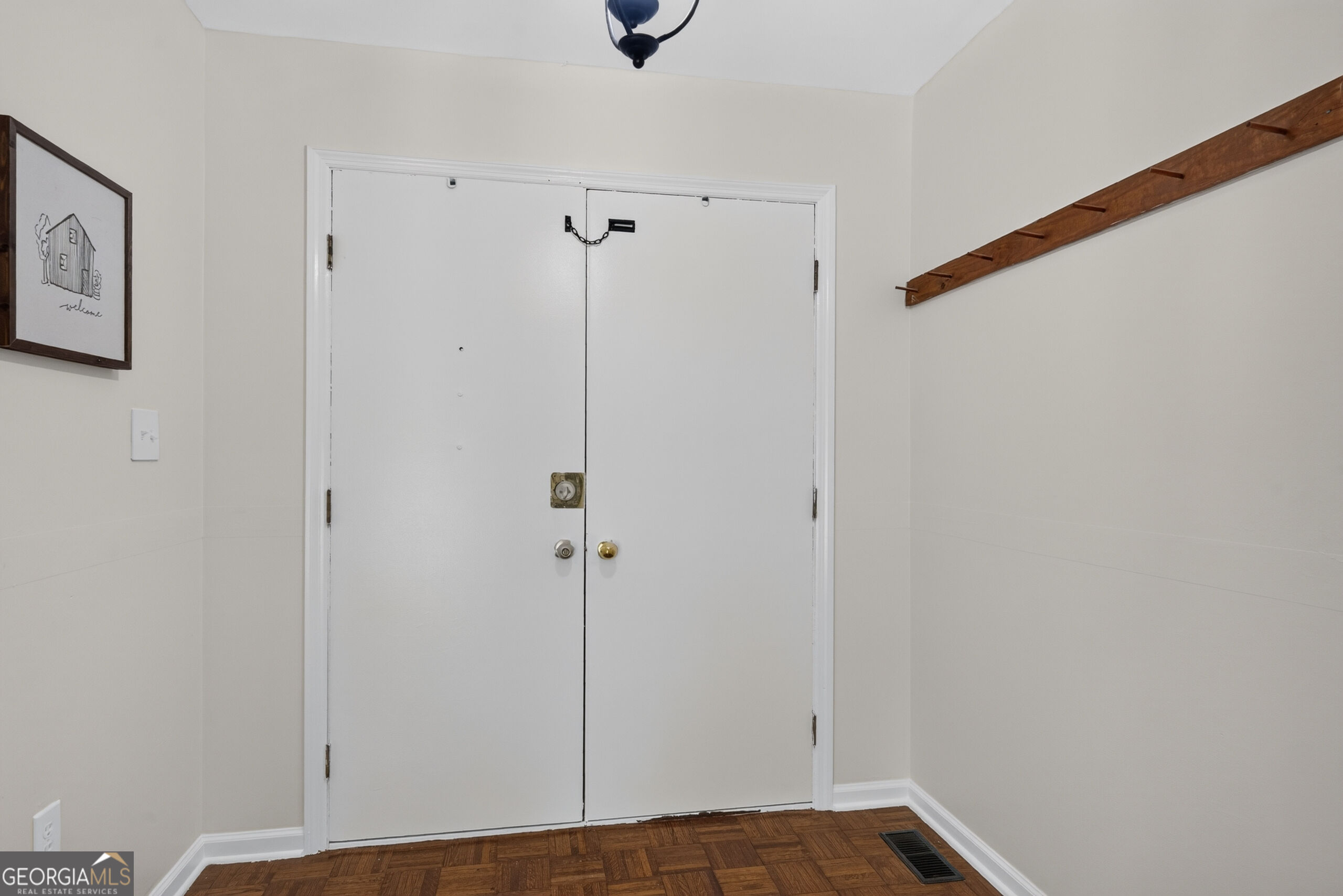 765 Central Road Sw Property Photo 9