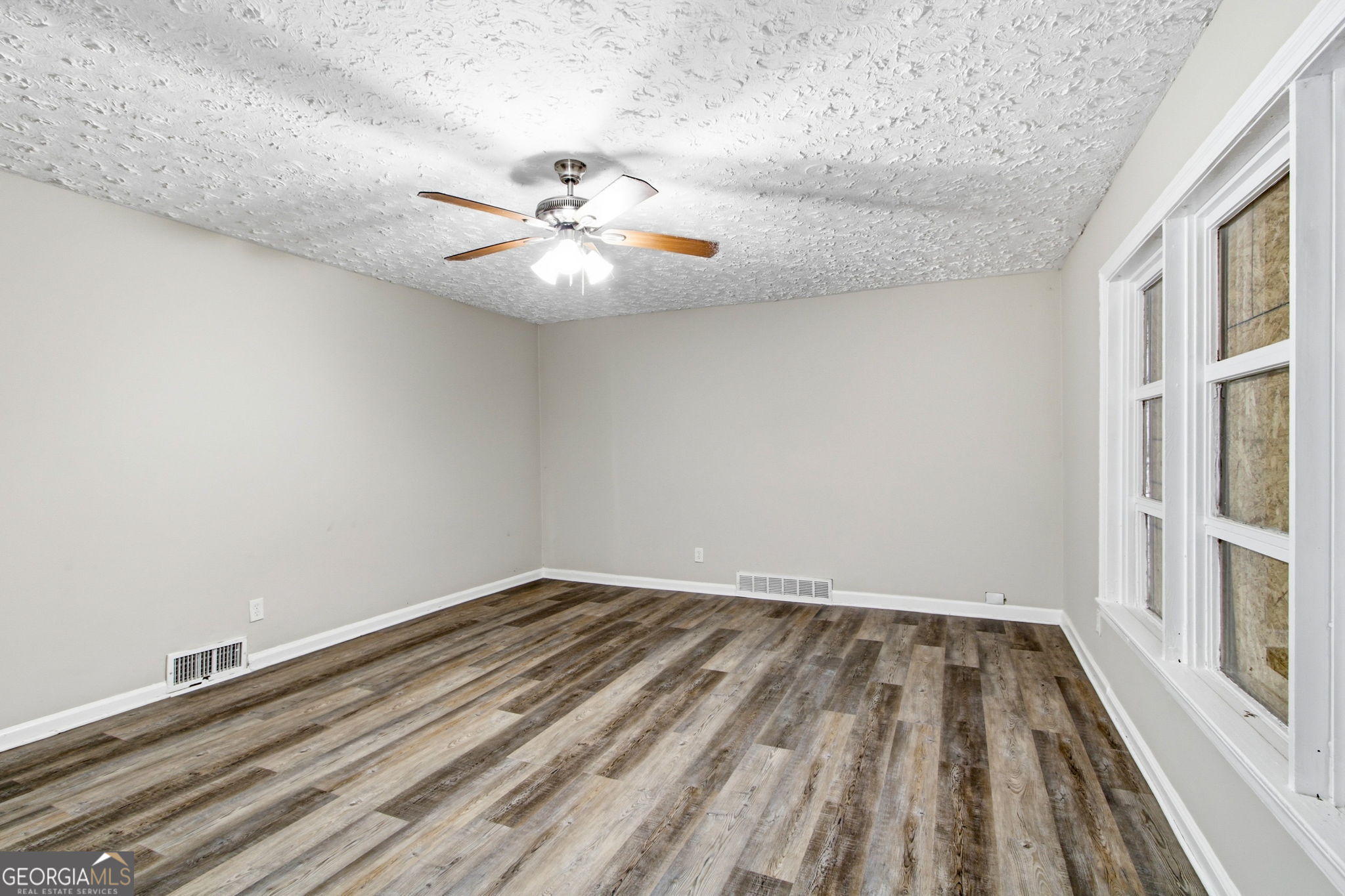 1883 Cindy Drive Property Photo 3