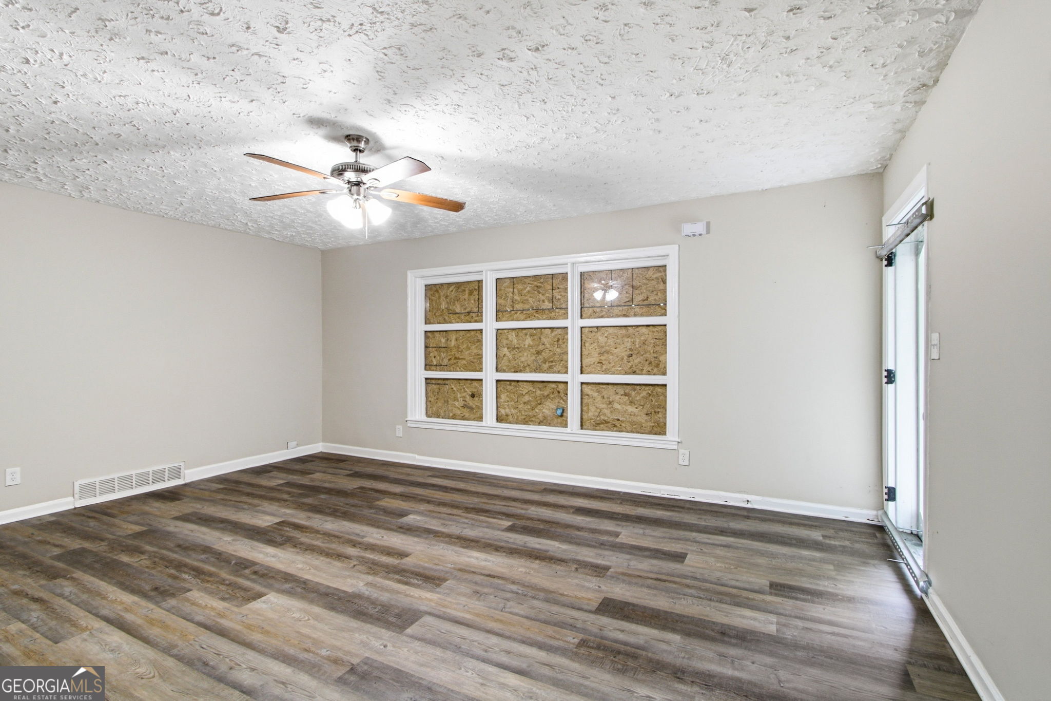 1883 Cindy Drive Property Photo 4