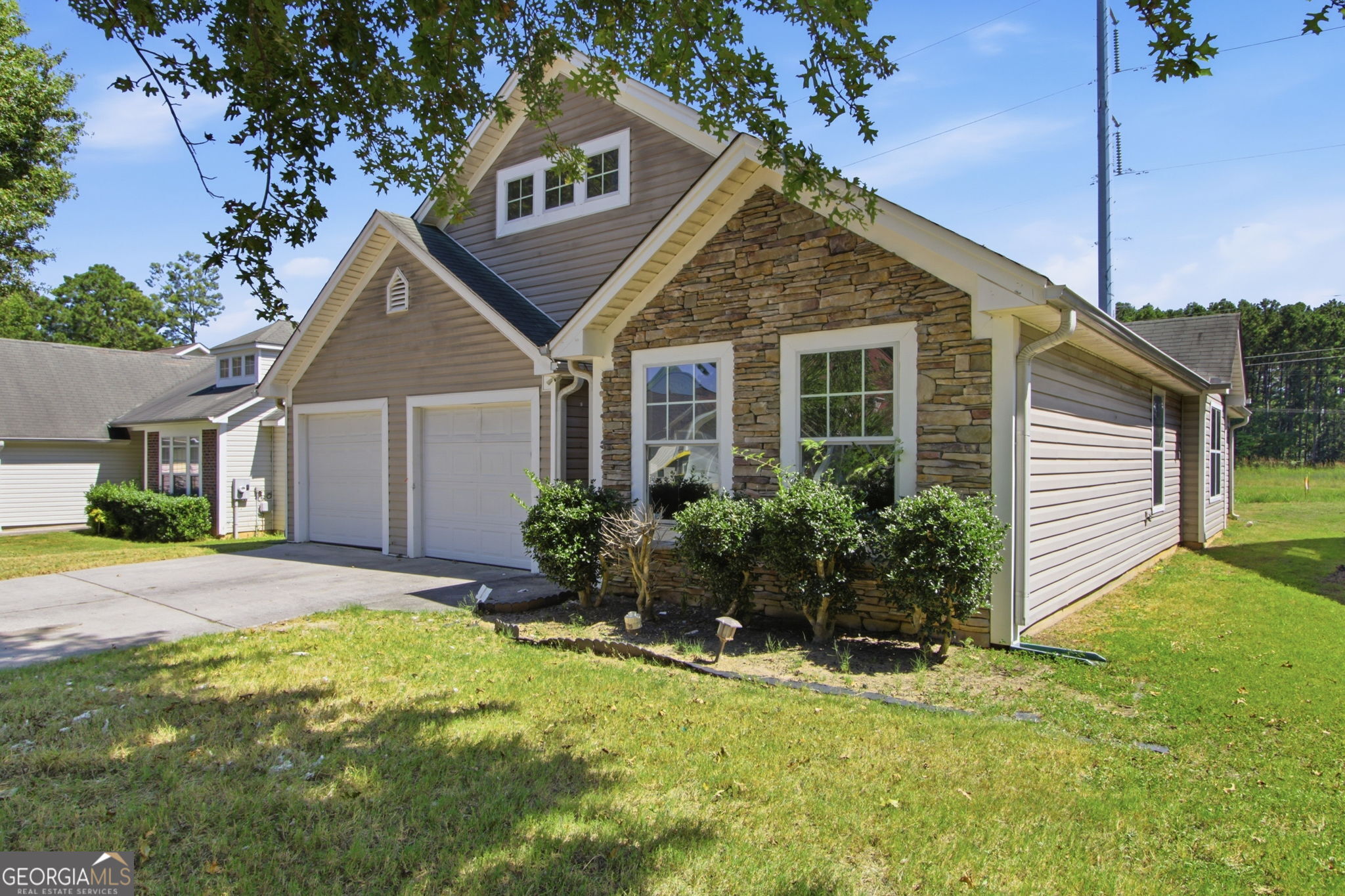 66 Camden Way Property Photo 3