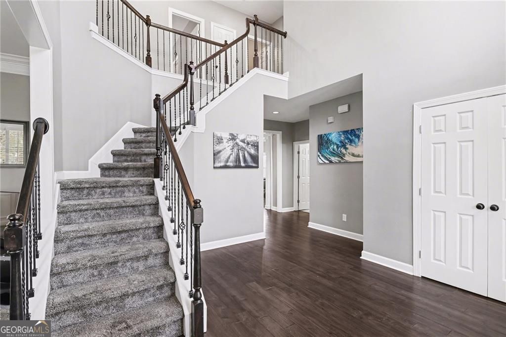 231 Sunset Hills Drive Property Photo 4