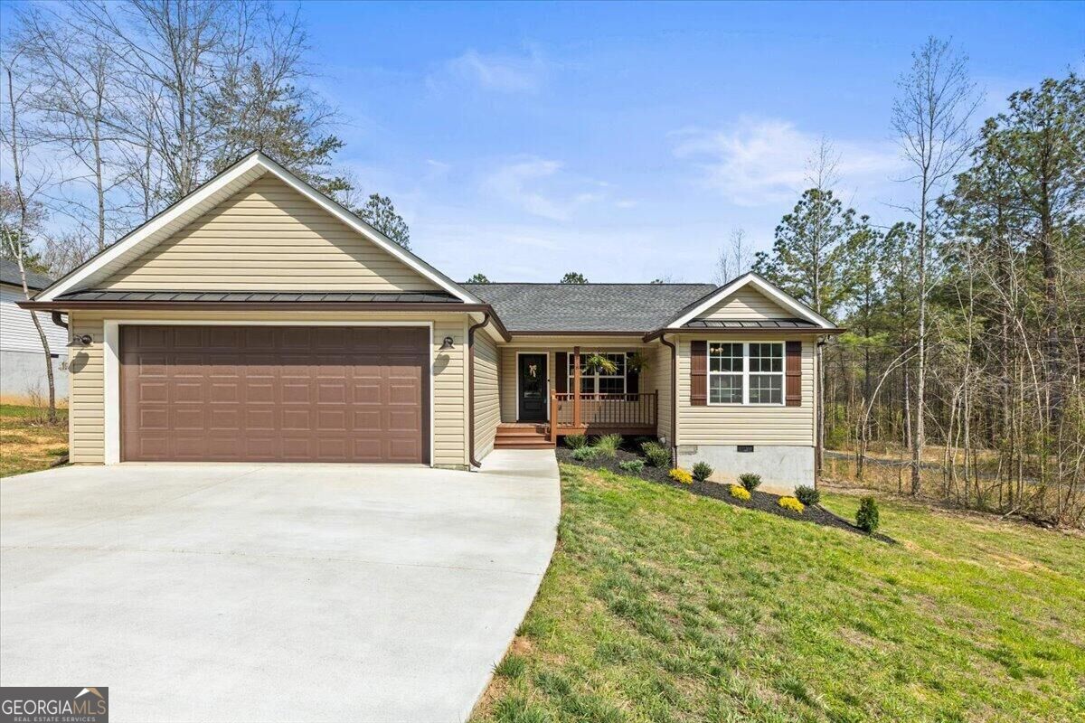818 Bridges Road Property Photo 1
