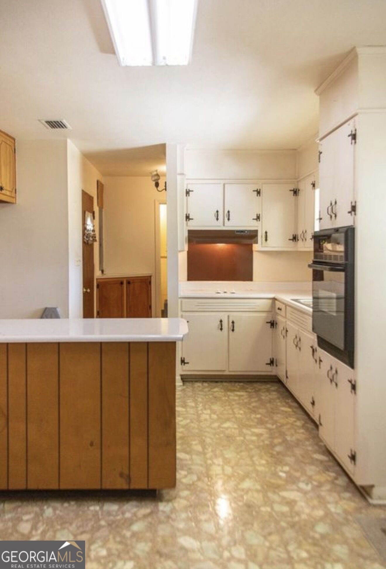 2817 Cherokee Street Property Photo 5