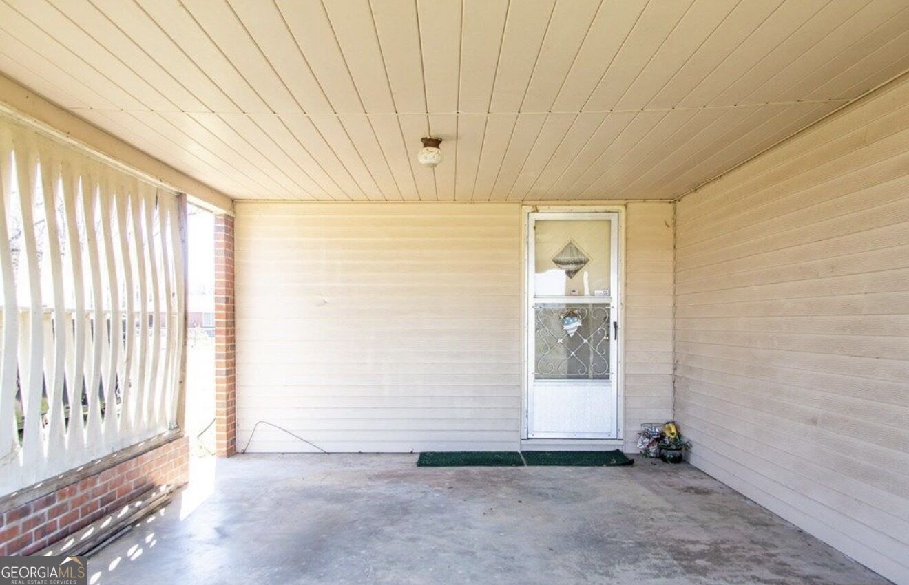 2817 Cherokee Street Property Photo 8