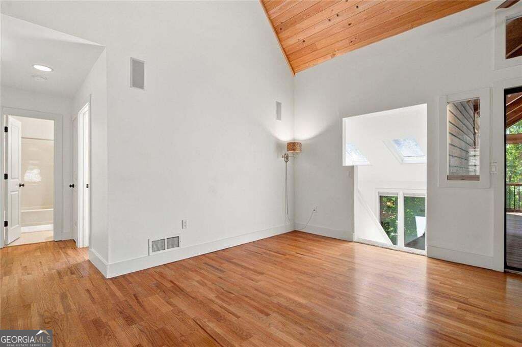 7875 Robin Road Property Photo 10