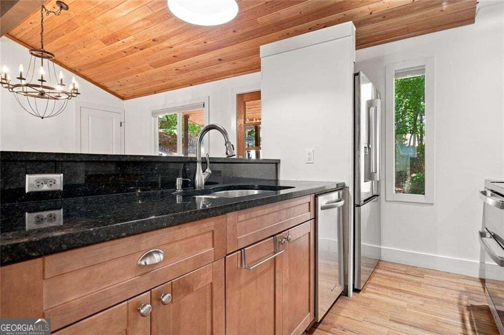 7875 Robin Road Property Photo 17