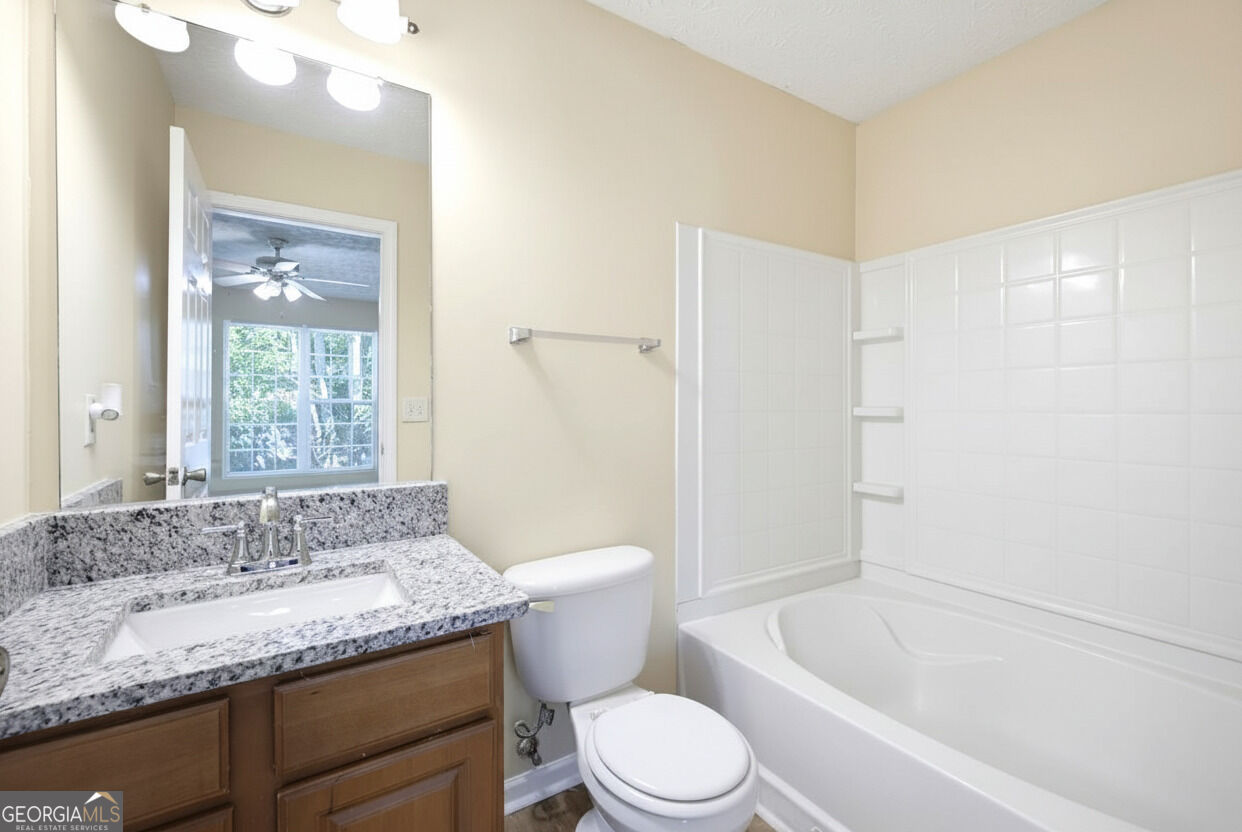 1934 Grove Way Property Photo 14