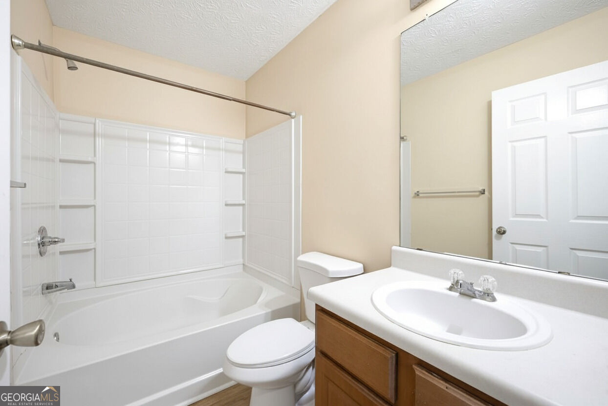 1934 Grove Way Property Photo 17