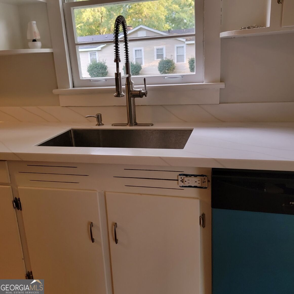 215 Poplar Circle Property Photo 6