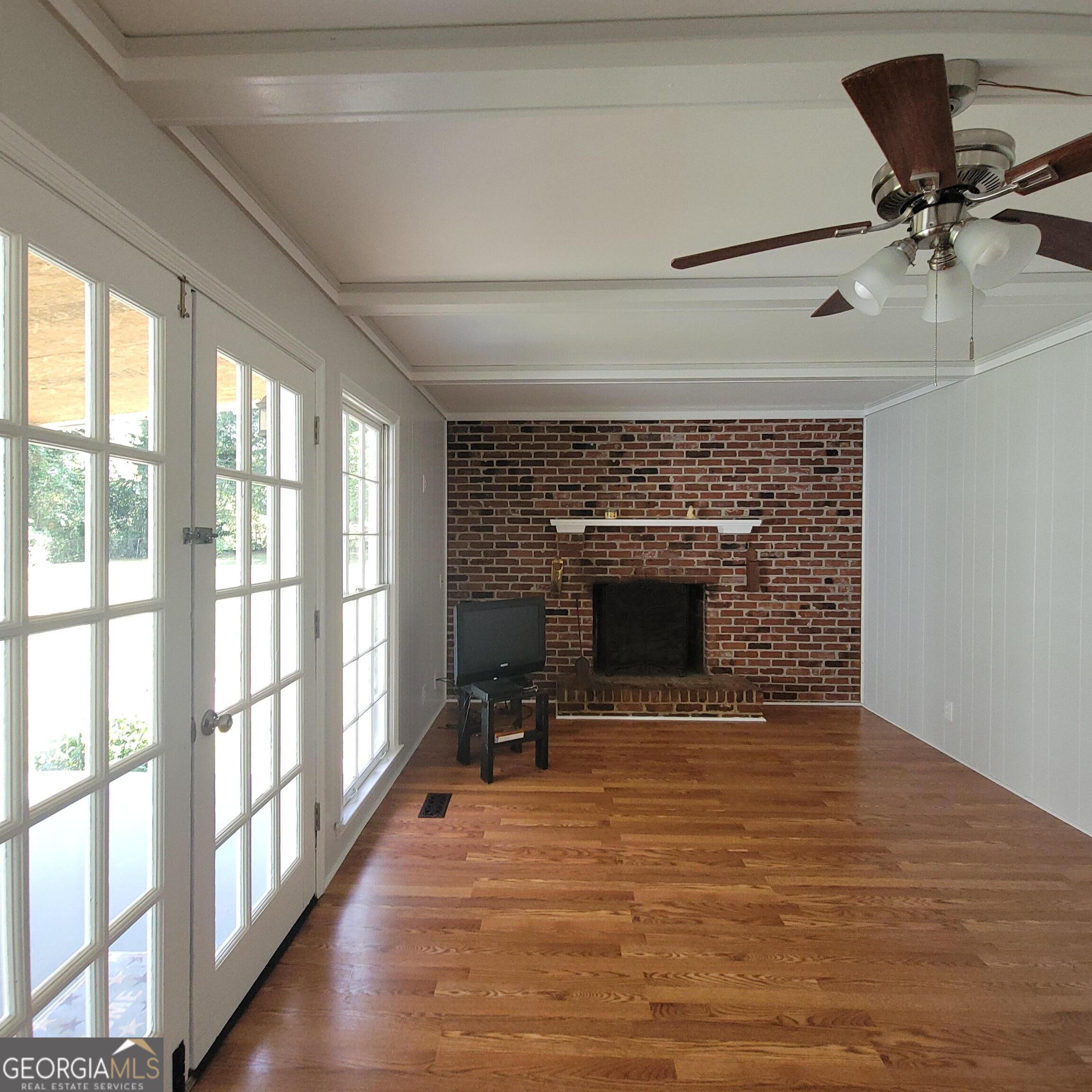 215 Poplar Circle Property Photo 7