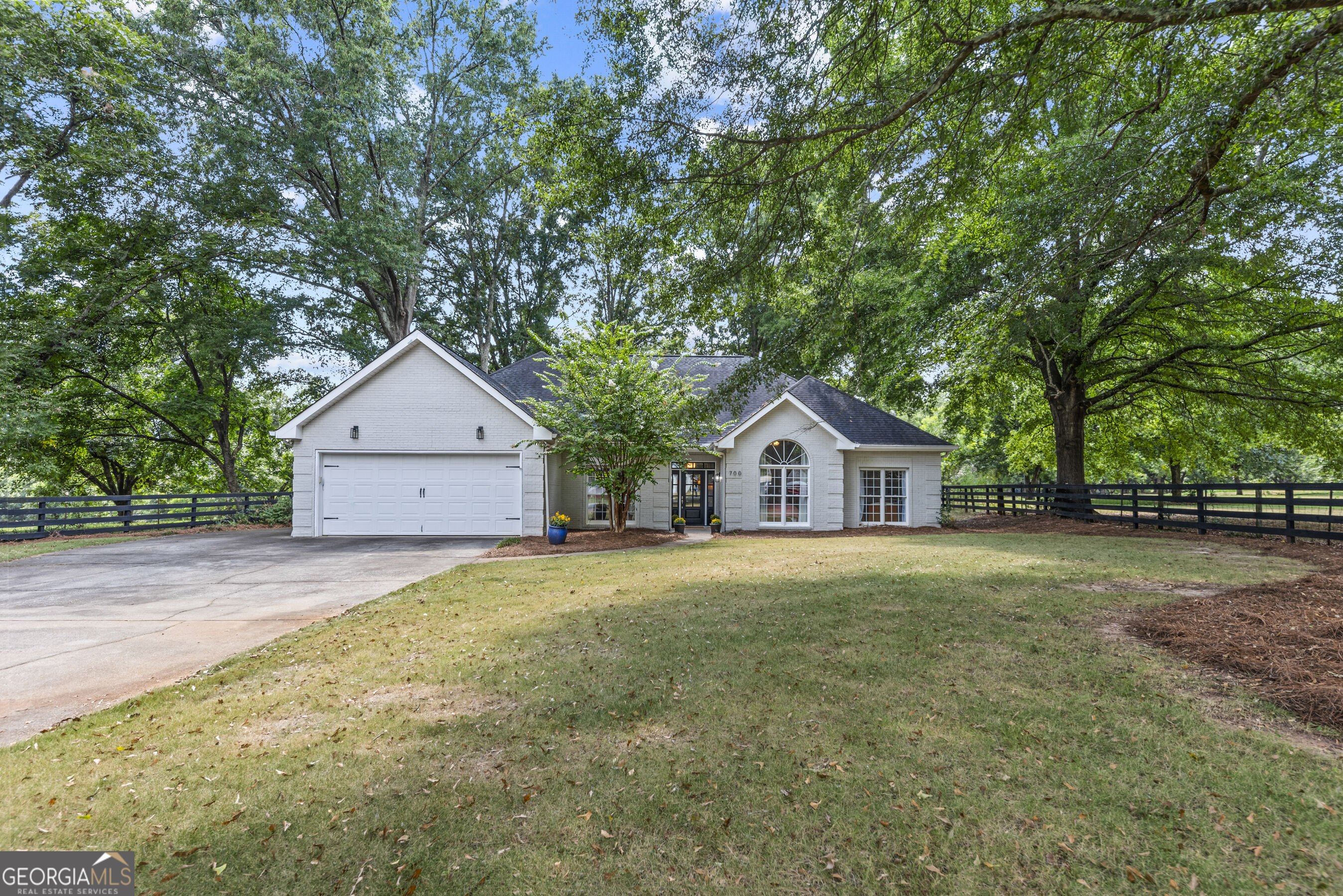 700 Skyline Drive Property Photo 1