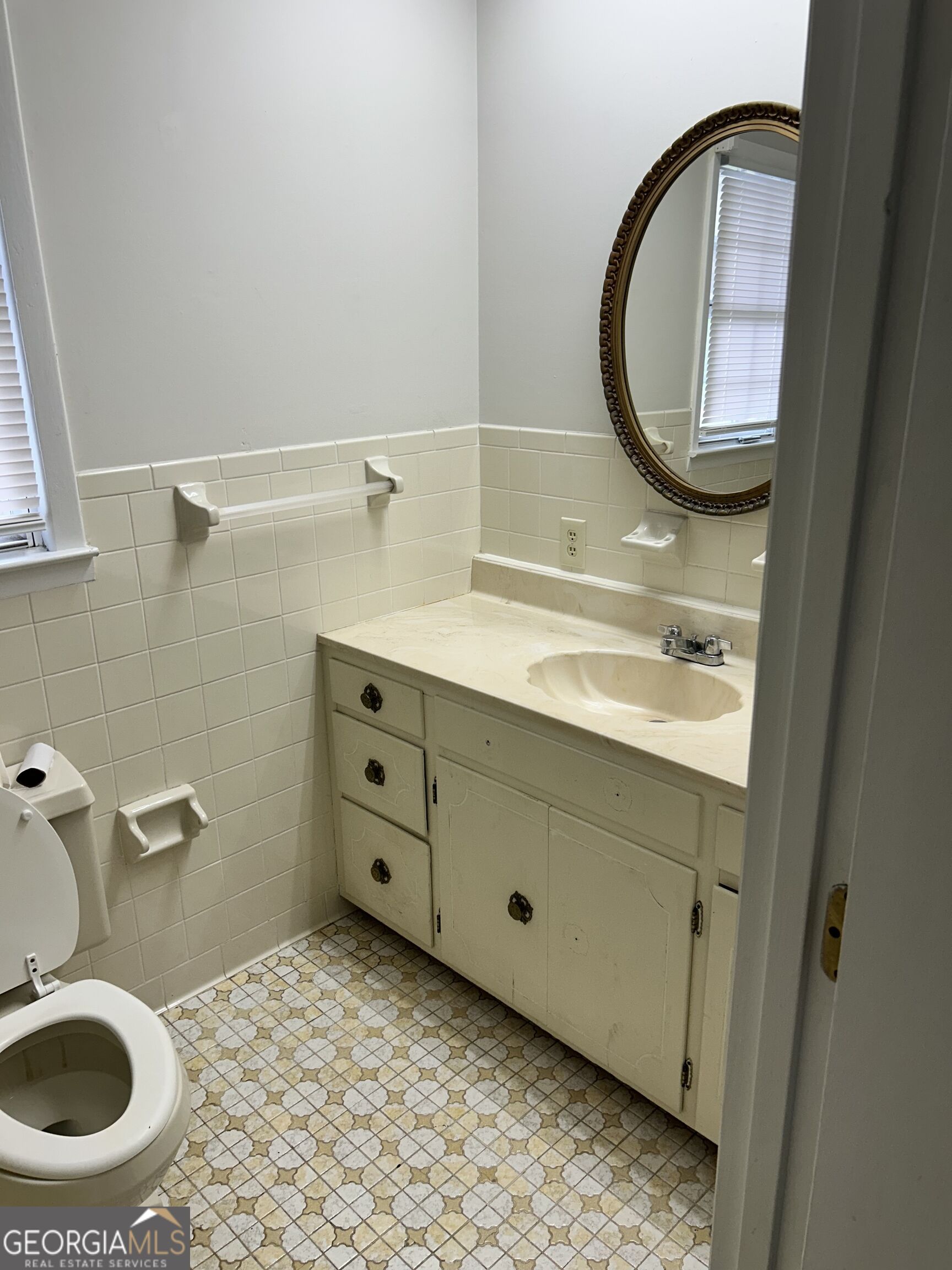 202 E 15th Street Property Photo 8